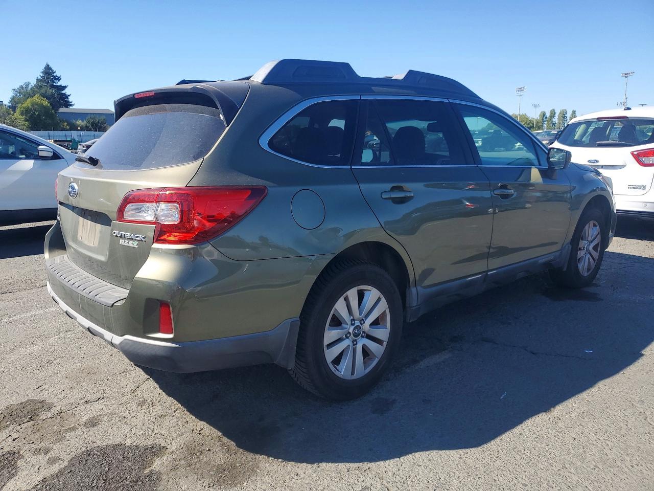 2015 Subaru Outback 2.5i Premium Green vin: 4S4BSADC3F3257380