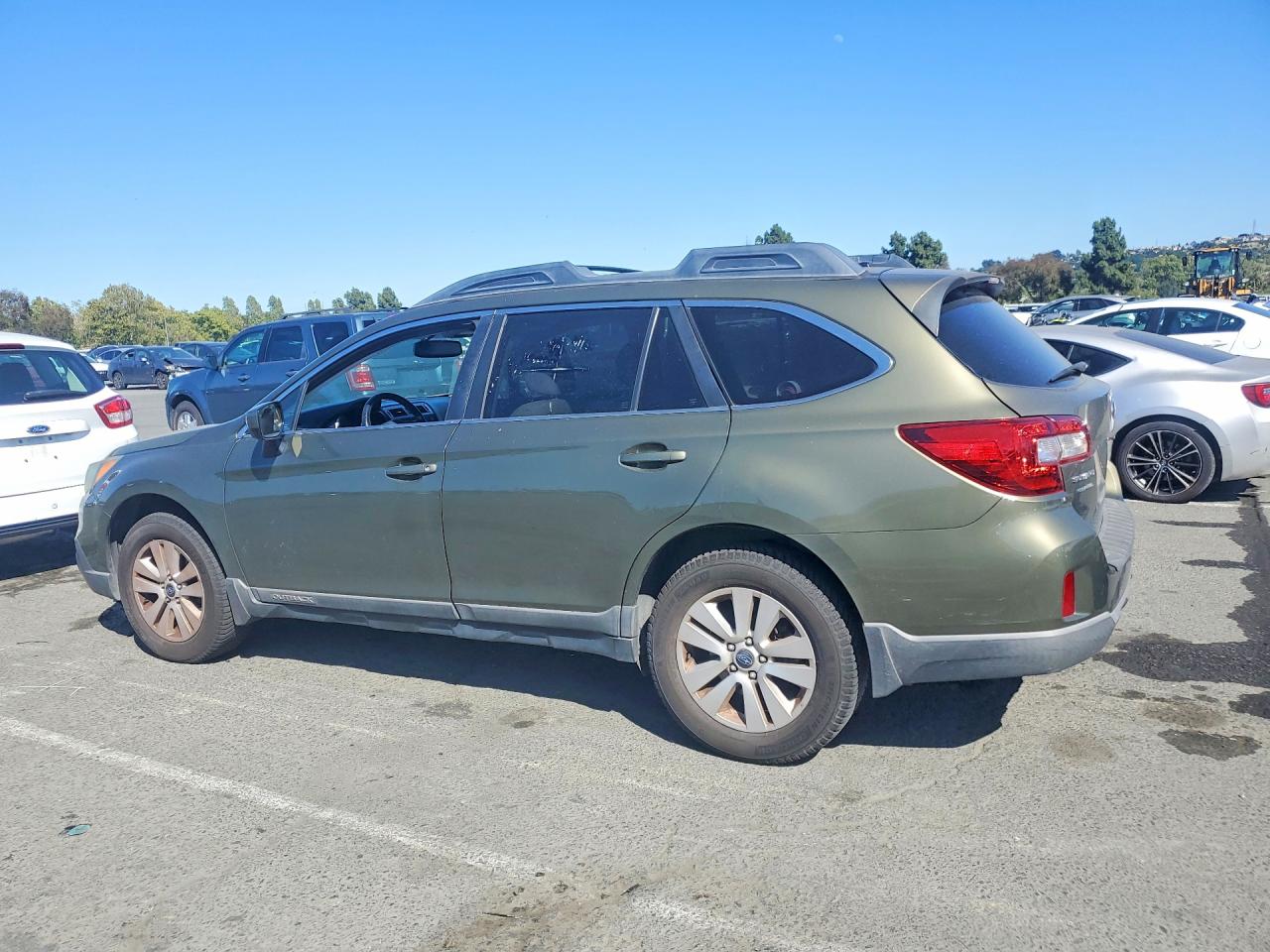 2015 Subaru Outback 2.5i Premium Green vin: 4S4BSADC3F3257380