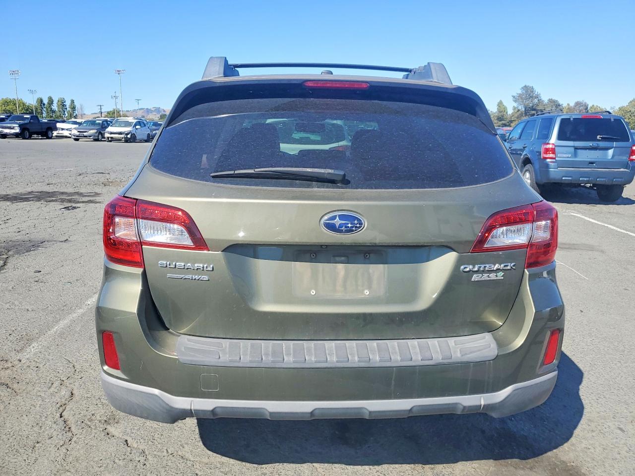 2015 Subaru Outback 2.5i Premium Green vin: 4S4BSADC3F3257380