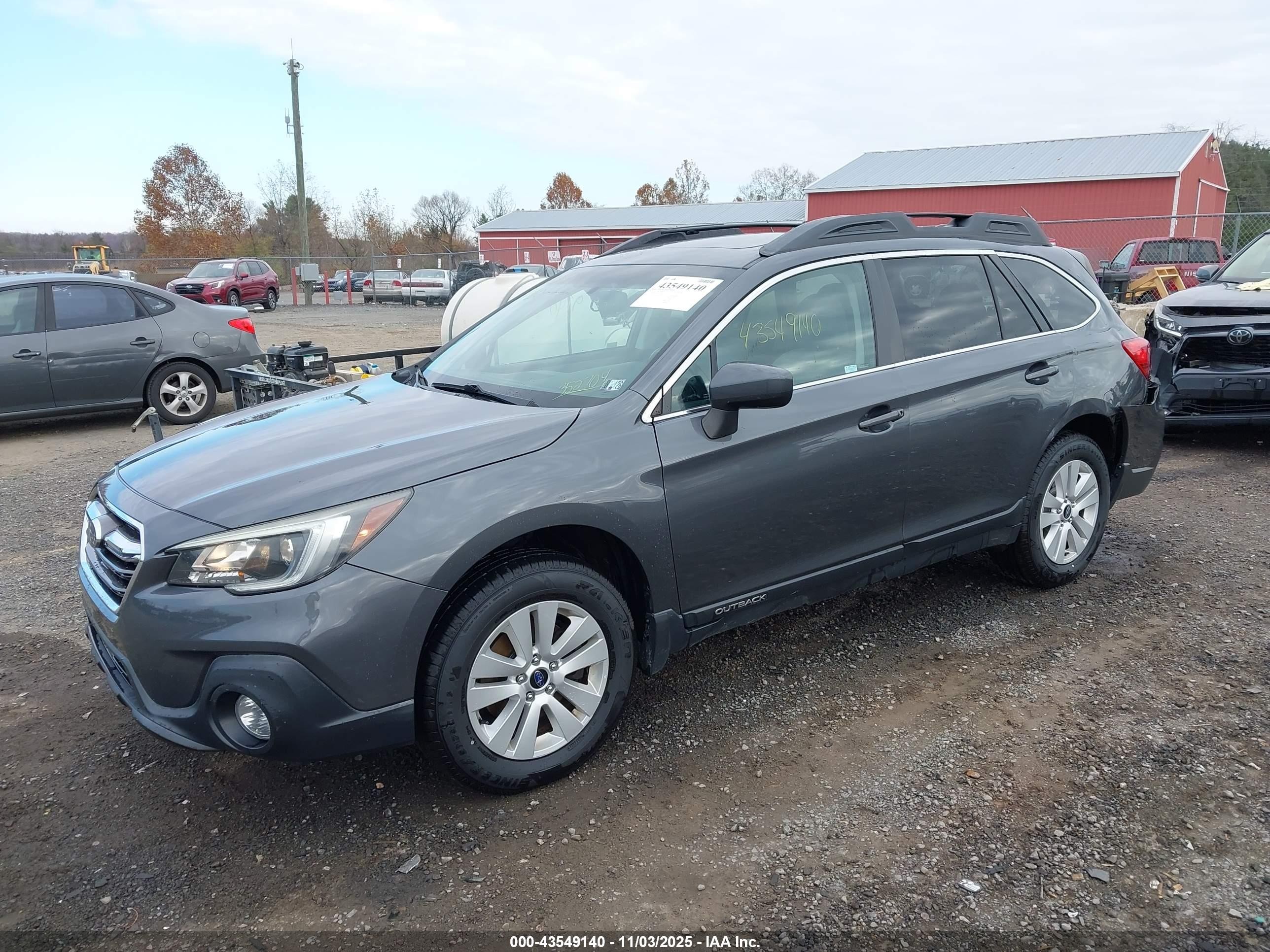 2018 Subaru Outback 2.5i Premium Gray vin: 4S4BSADC3J3358704