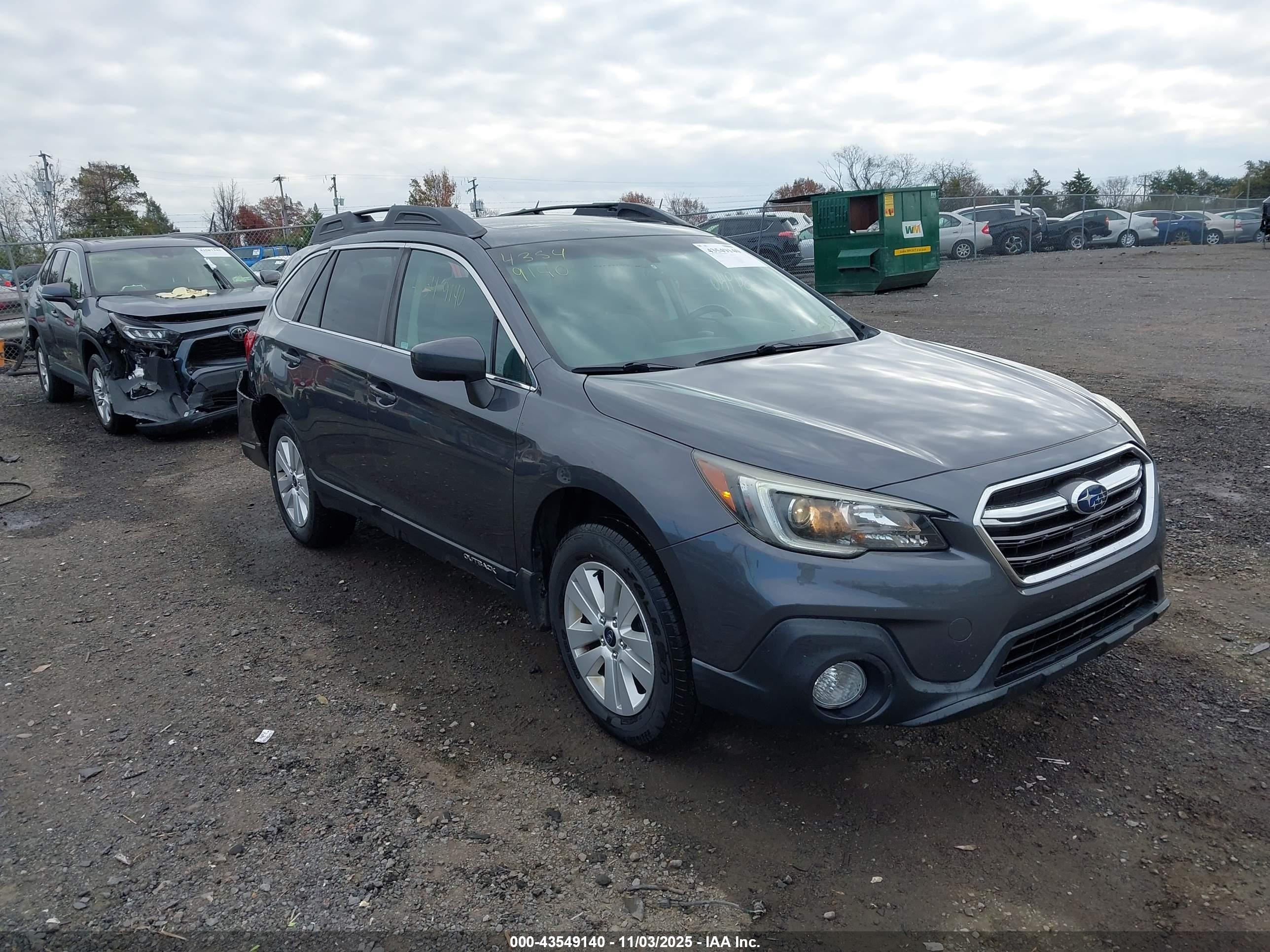 2018 Subaru Outback 2.5i Premium Gray vin: 4S4BSADC3J3358704