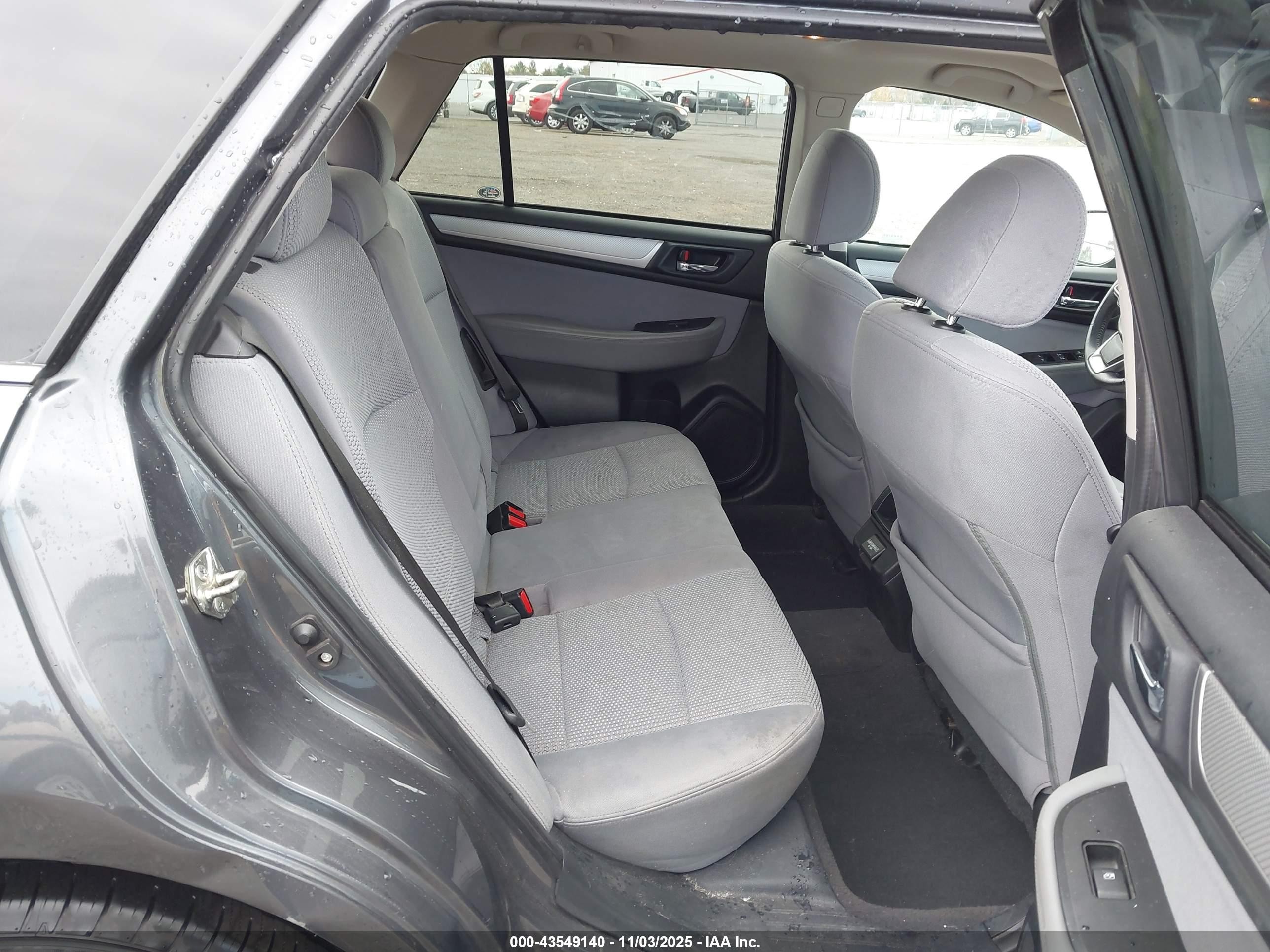 2018 Subaru Outback 2.5i Premium Gray vin: 4S4BSADC3J3358704