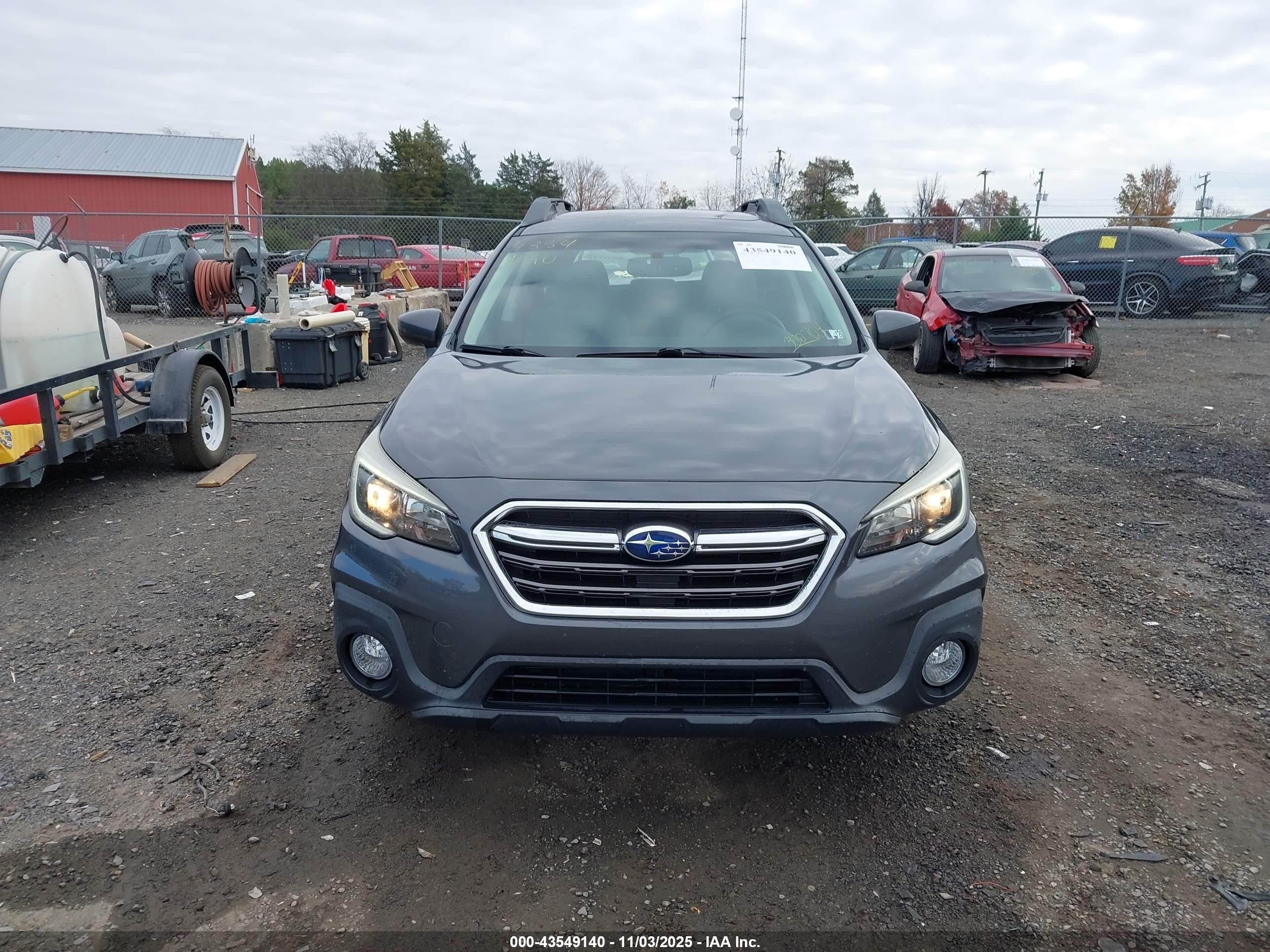 2018 Subaru Outback 2.5i Premium Gray vin: 4S4BSADC3J3358704