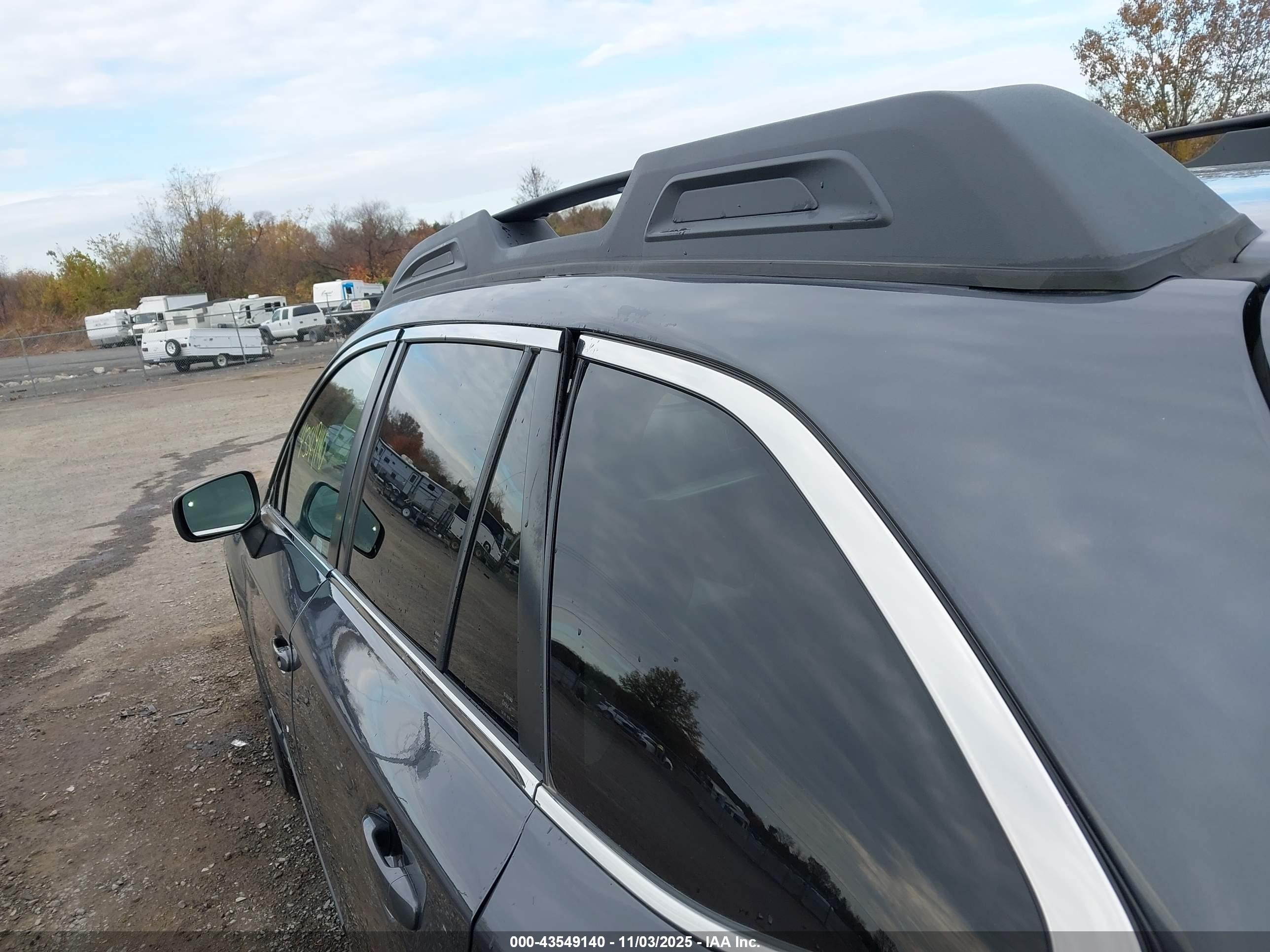 2018 Subaru Outback 2.5i Premium Gray vin: 4S4BSADC3J3358704