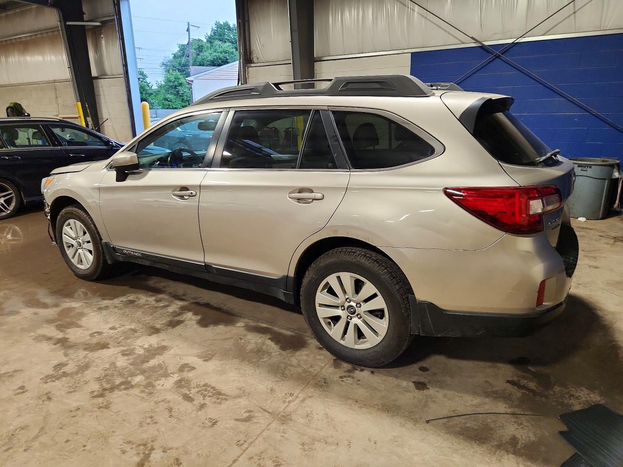 2015 Subaru Outback 2.5i Premium Silver vin: 4S4BSADC4F3332264