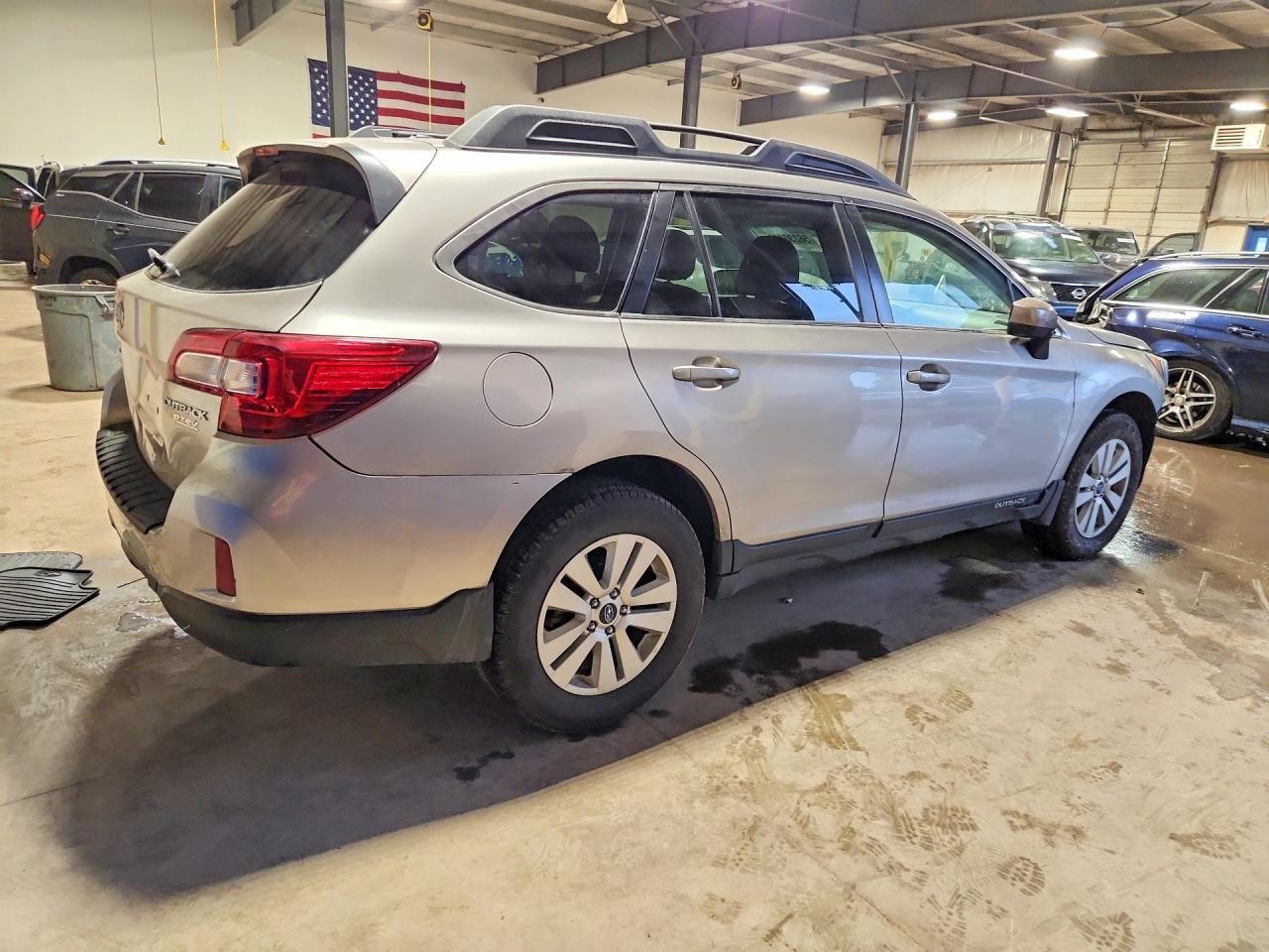 2015 Subaru Outback 2.5i Premium Silver vin: 4S4BSADC4F3332264