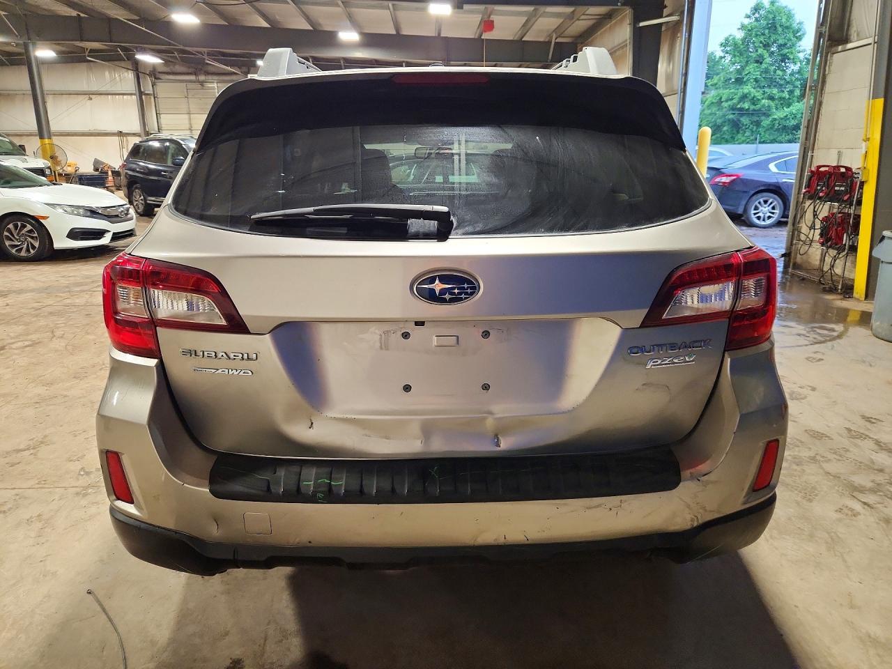 2015 Subaru Outback 2.5i Premium Silver vin: 4S4BSADC4F3332264