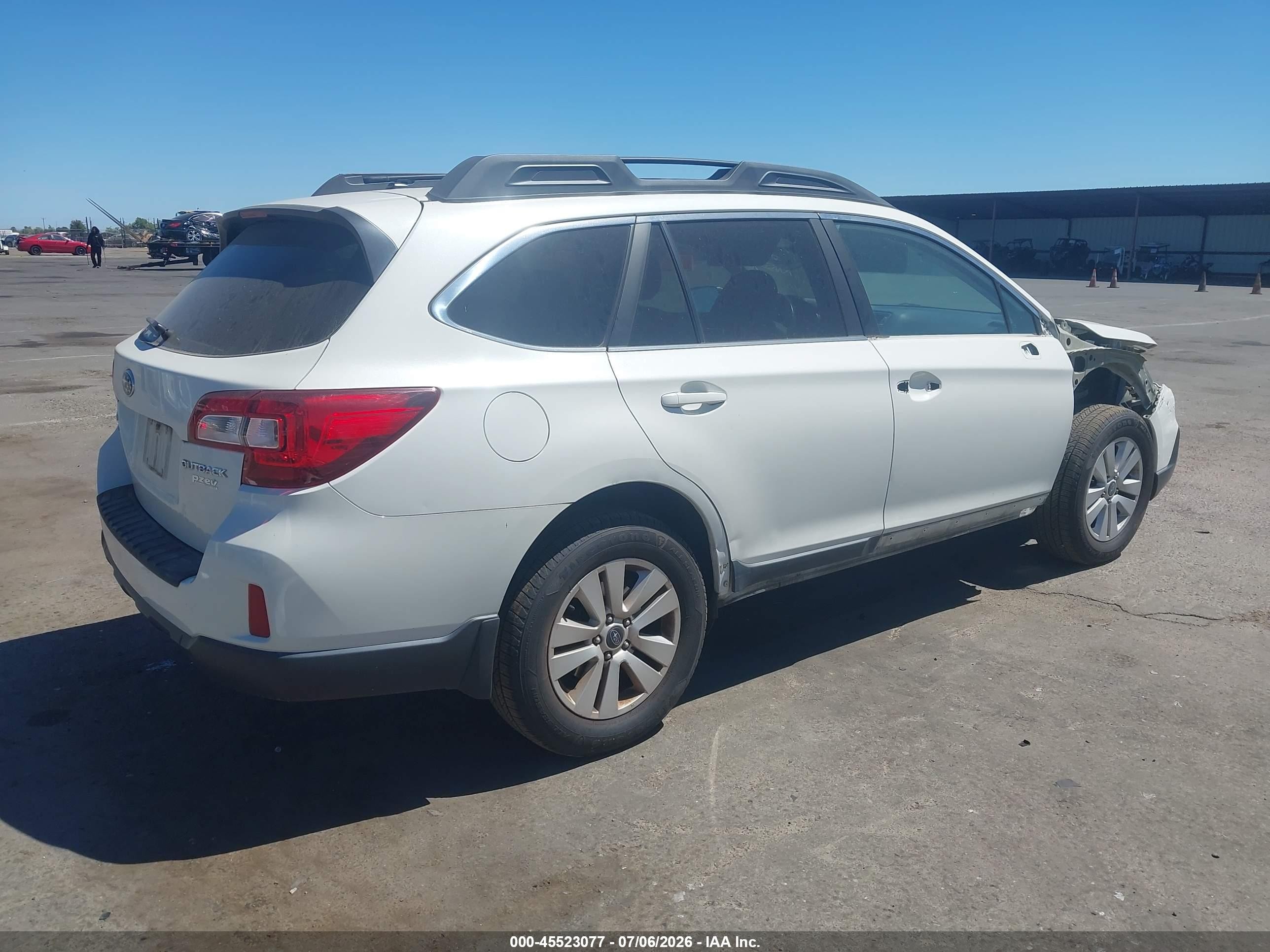 2015 Subaru Outback 2.5i Premium White vin: 4S4BSADC4F3338341