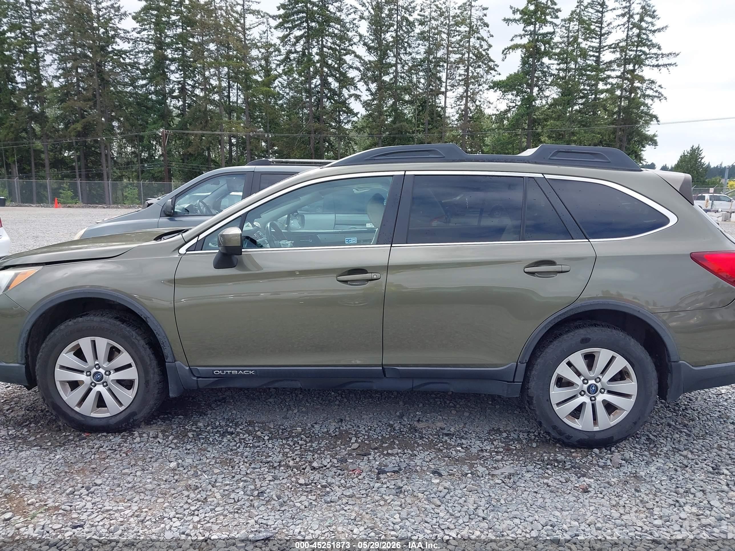 2015 Subaru Outback 2.5i Premium Green vin: 4S4BSADC8F3259724