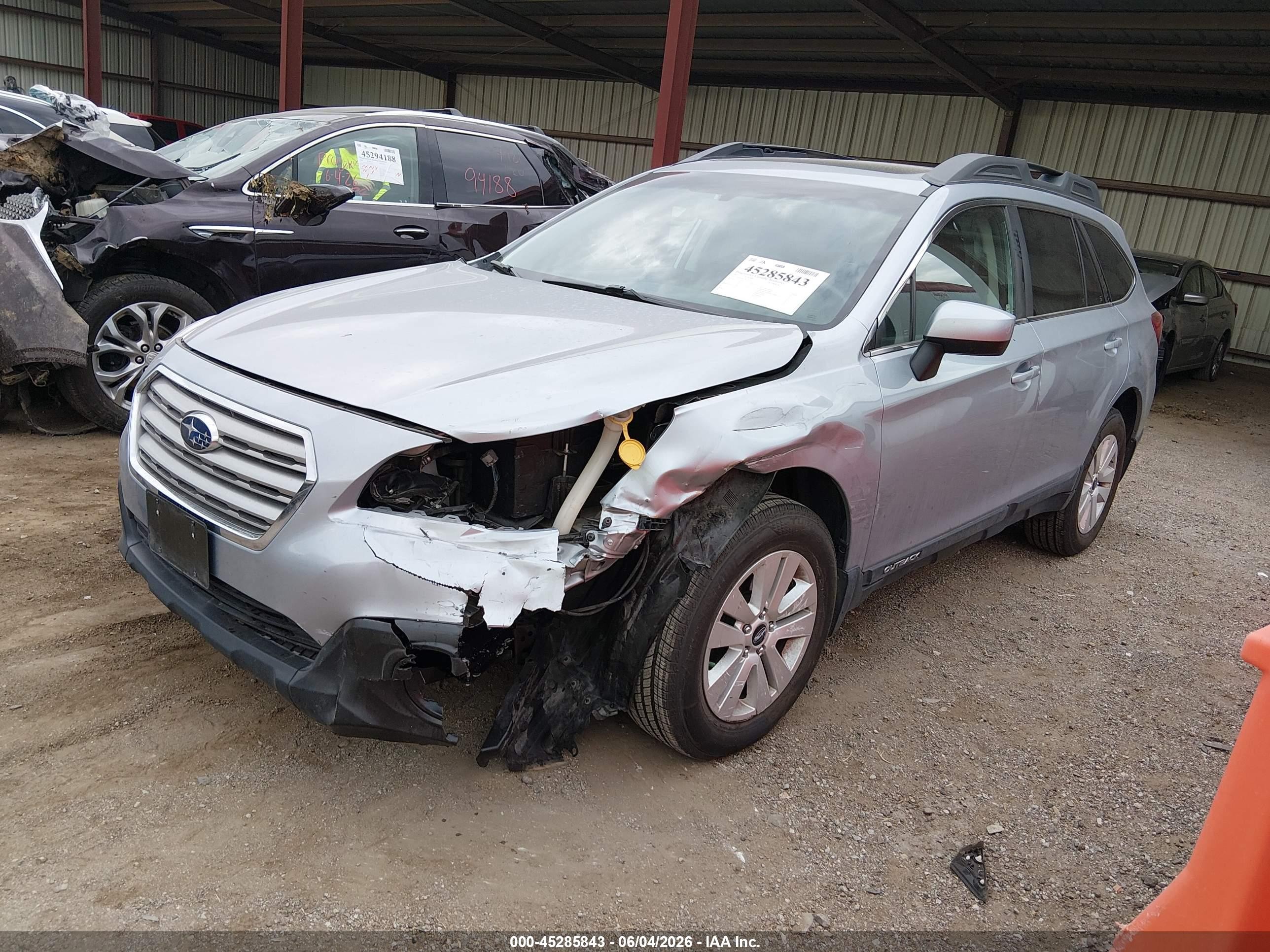 2015 Subaru Outback 2.5i Premium Silver vin: 4S4BSAEC3F3231263