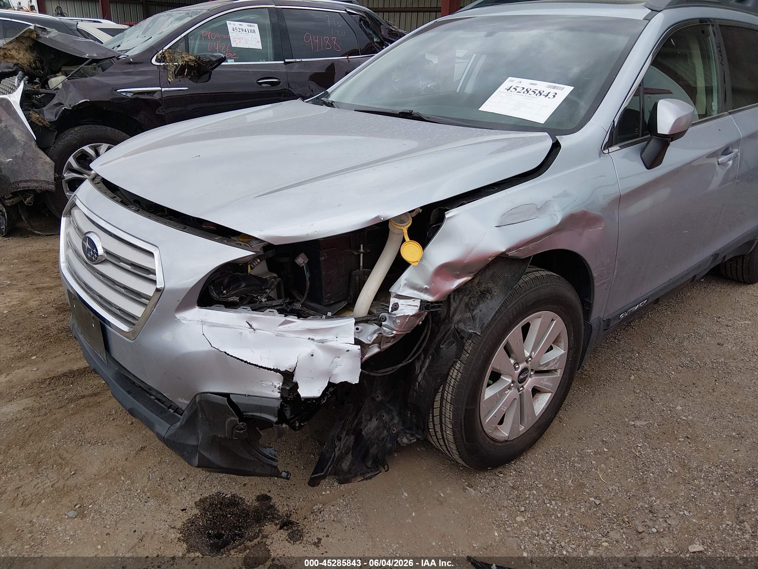 2015 Subaru Outback 2.5i Premium Silver vin: 4S4BSAEC3F3231263