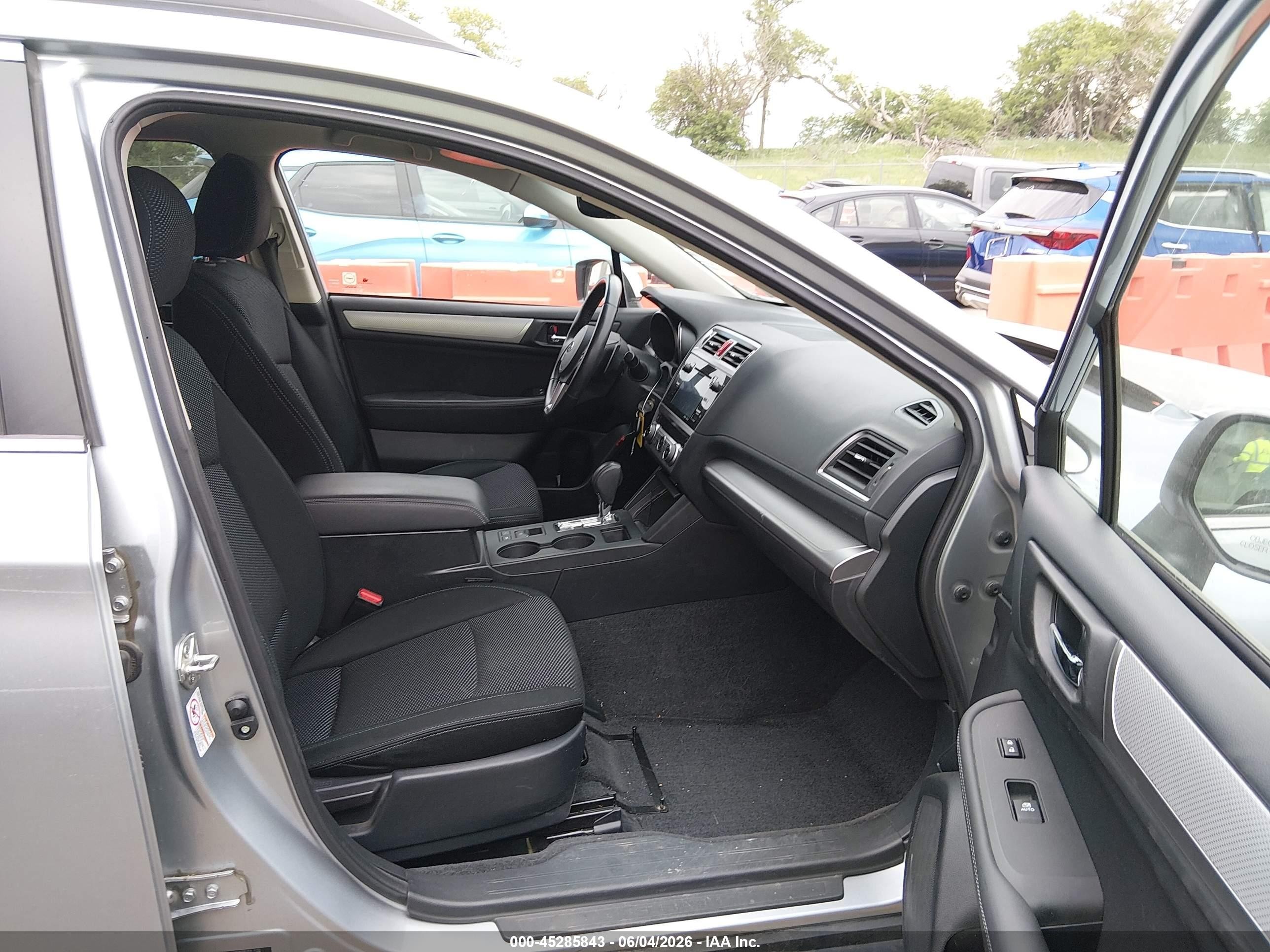 2015 Subaru Outback 2.5i Premium Silver vin: 4S4BSAEC3F3231263