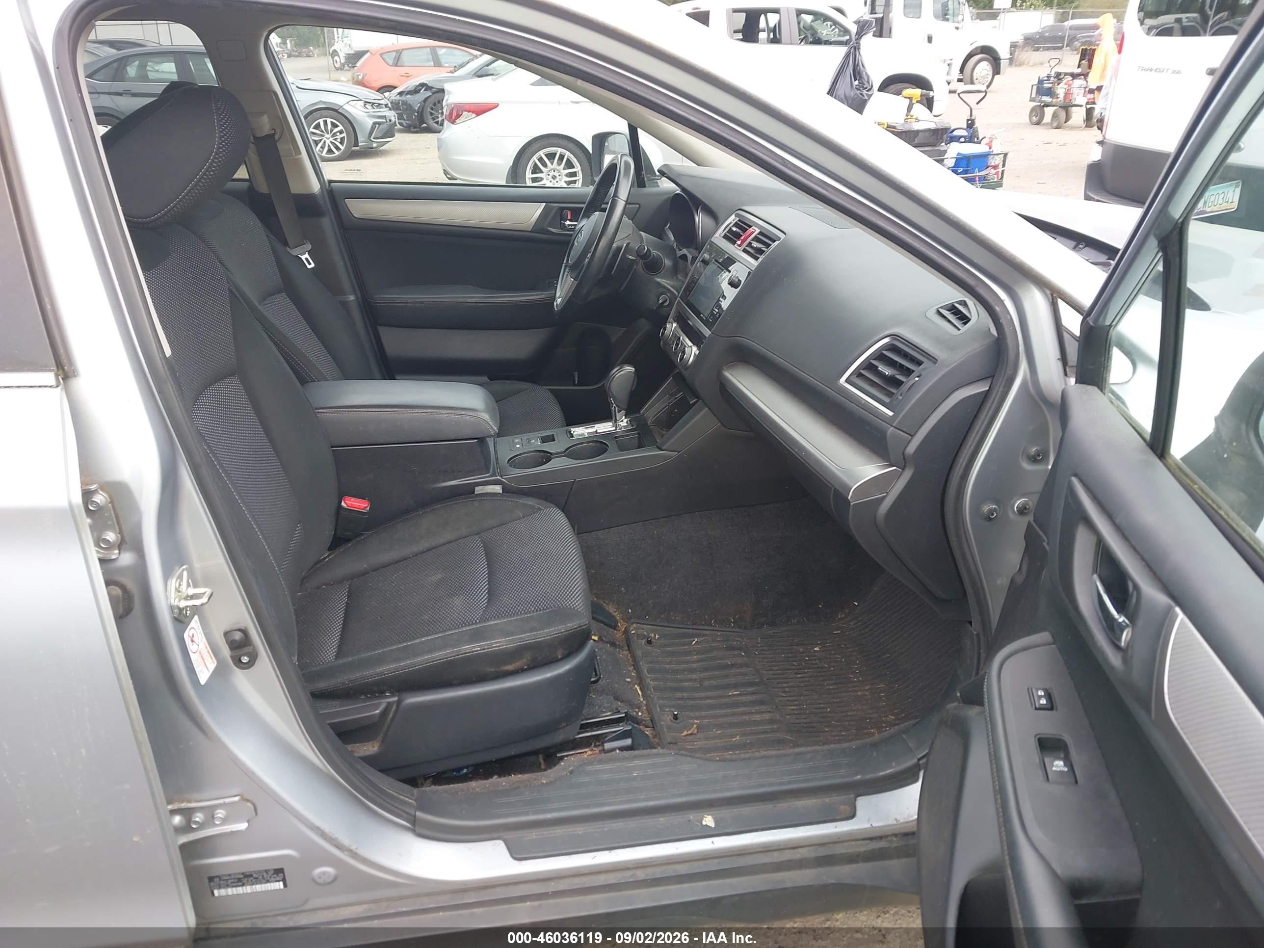 2015 Subaru Outback 2.5i Premium Серебряный vin: 4S4BSAFC0F3226889