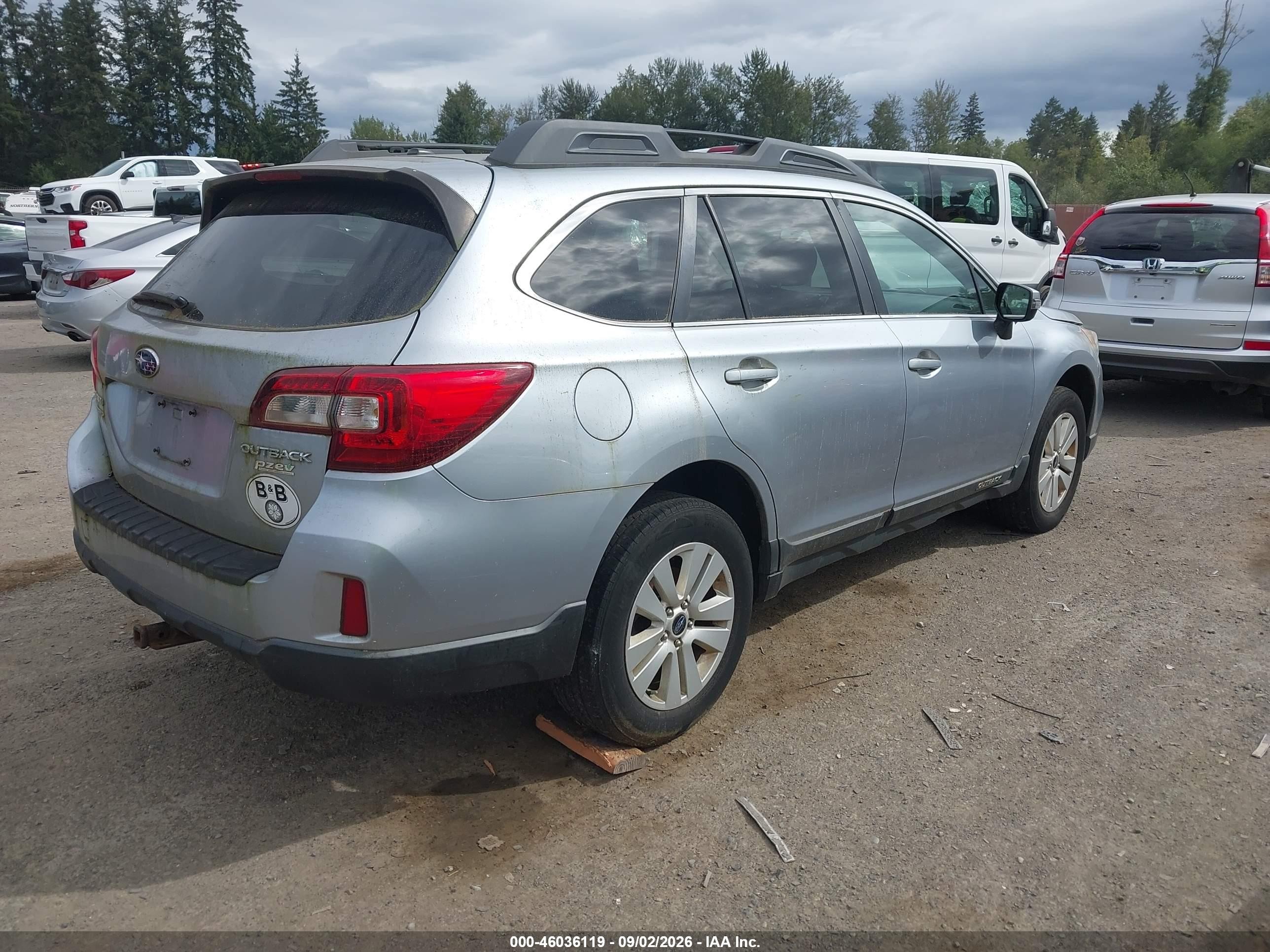 2015 Subaru Outback 2.5i Premium Серебряный vin: 4S4BSAFC0F3226889