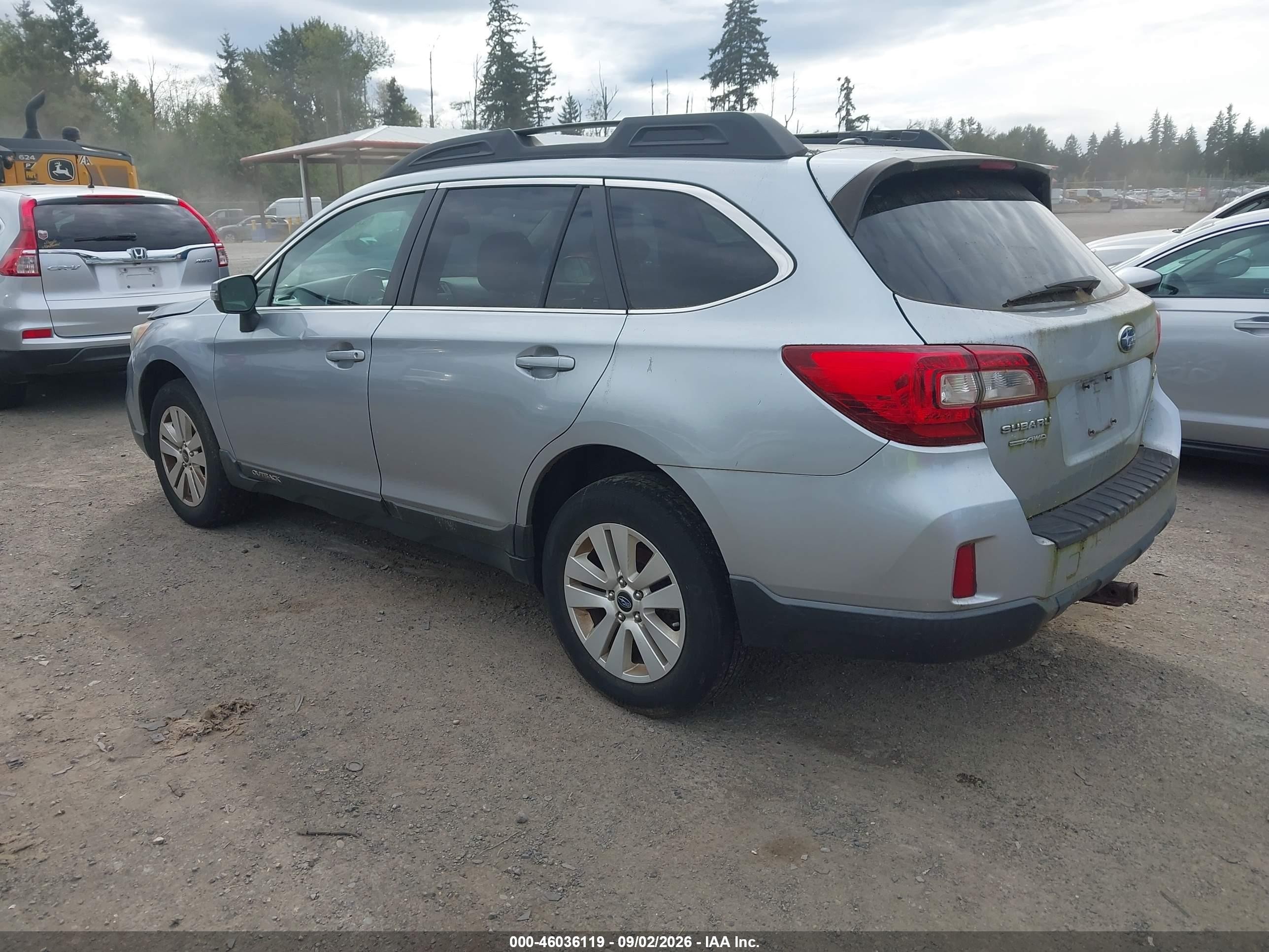 2015 Subaru Outback 2.5i Premium Серебряный vin: 4S4BSAFC0F3226889
