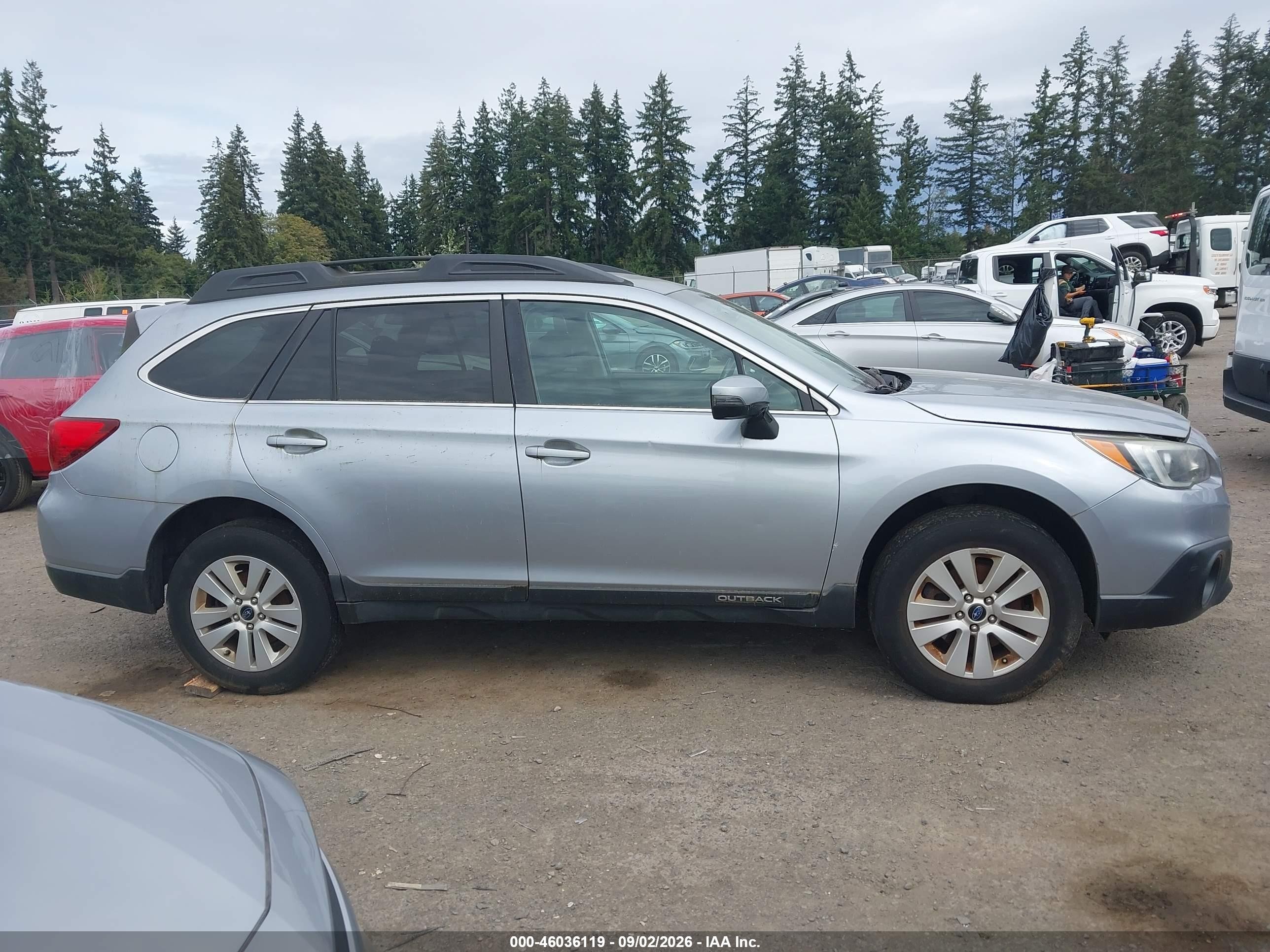 2015 Subaru Outback 2.5i Premium Серебряный vin: 4S4BSAFC0F3226889