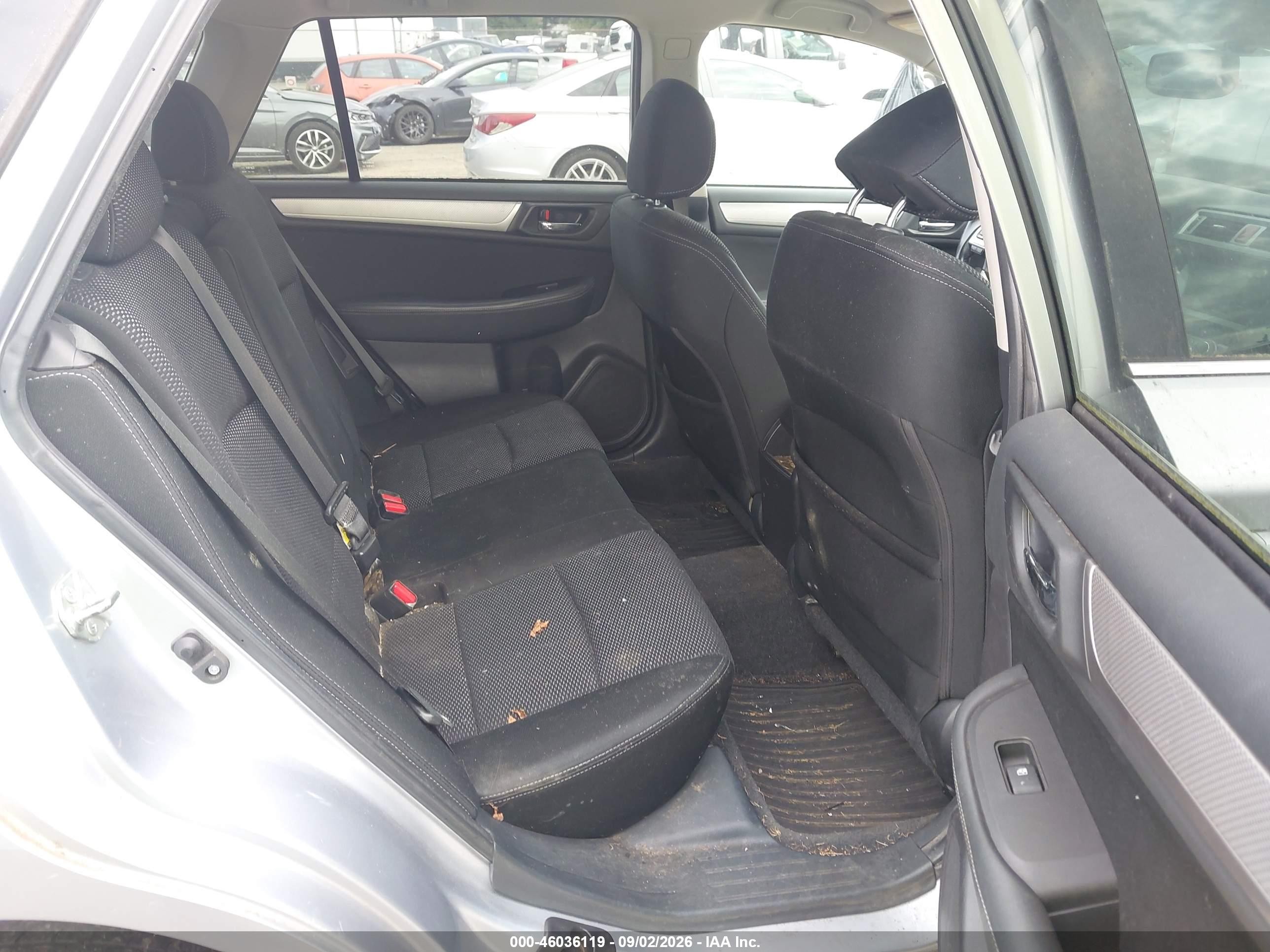 2015 Subaru Outback 2.5i Premium Серебряный vin: 4S4BSAFC0F3226889