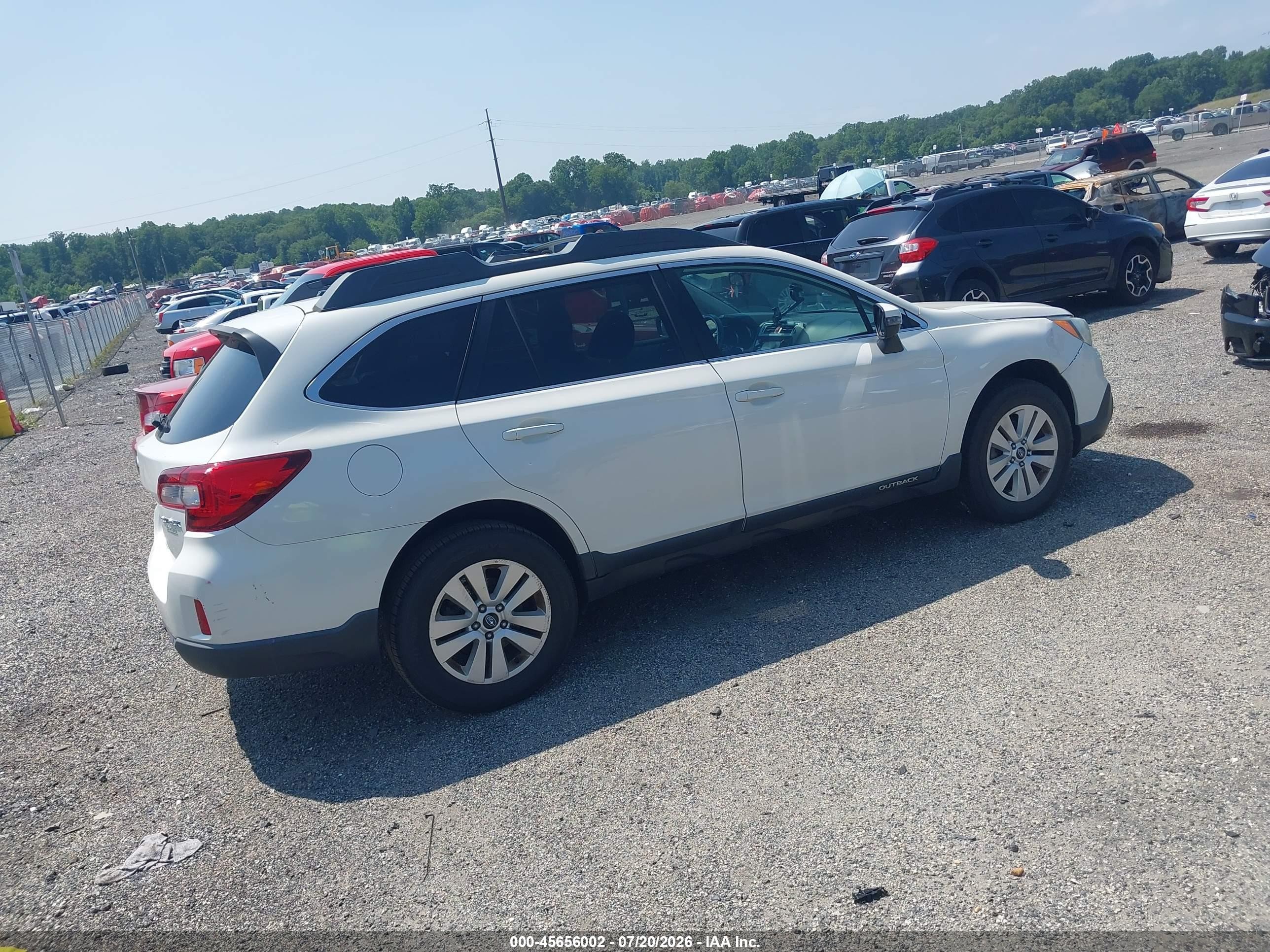 2015 Subaru Outback 2.5i Premium White vin: 4S4BSAFC0F3227766