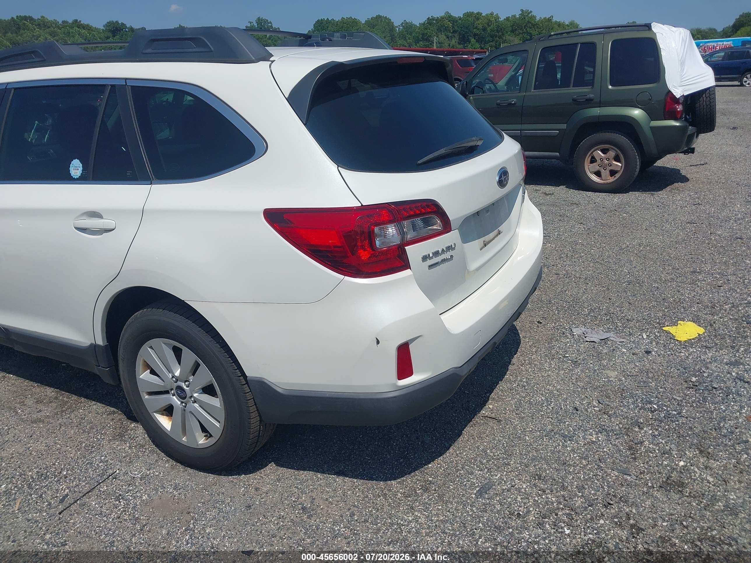 2015 Subaru Outback 2.5i Premium White vin: 4S4BSAFC0F3227766