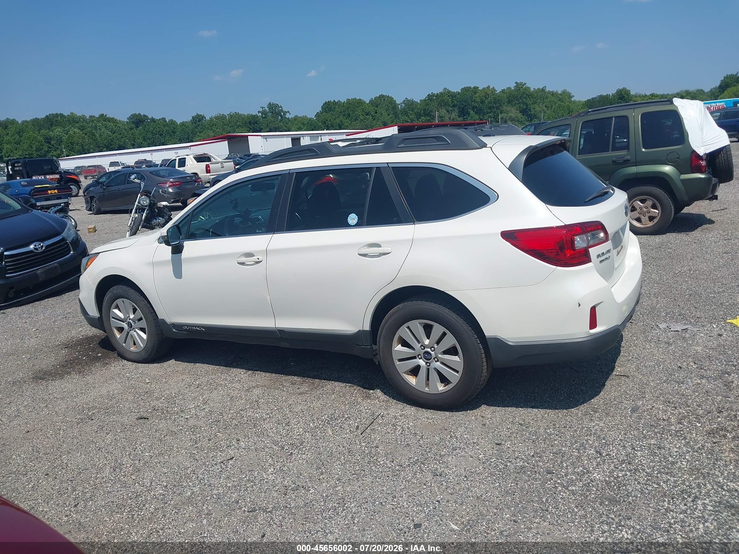 2015 Subaru Outback 2.5i Premium White vin: 4S4BSAFC0F3227766