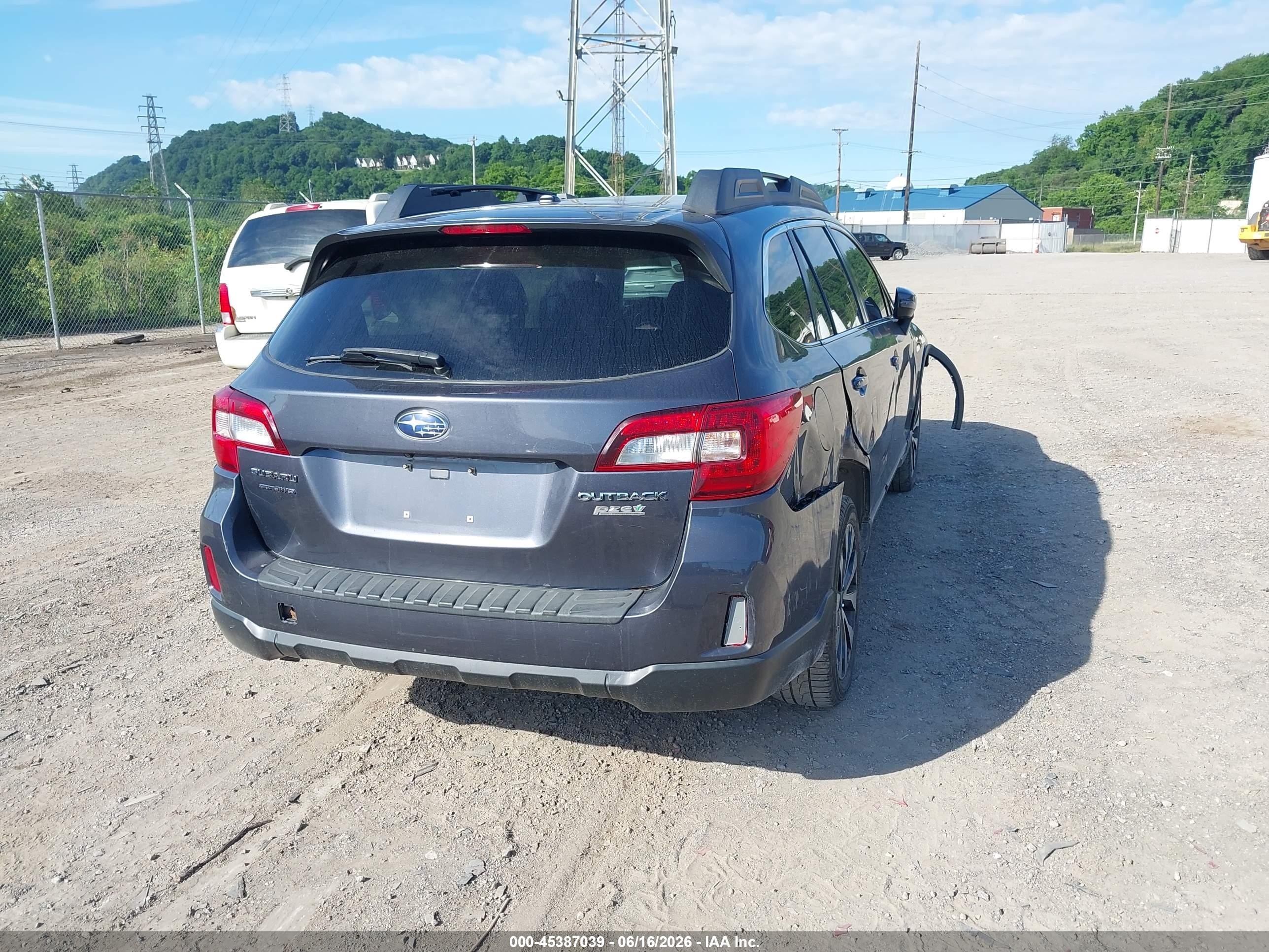 2015 Subaru Outback 2.5i Premium Gray vin: 4S4BSAFC0F3285098