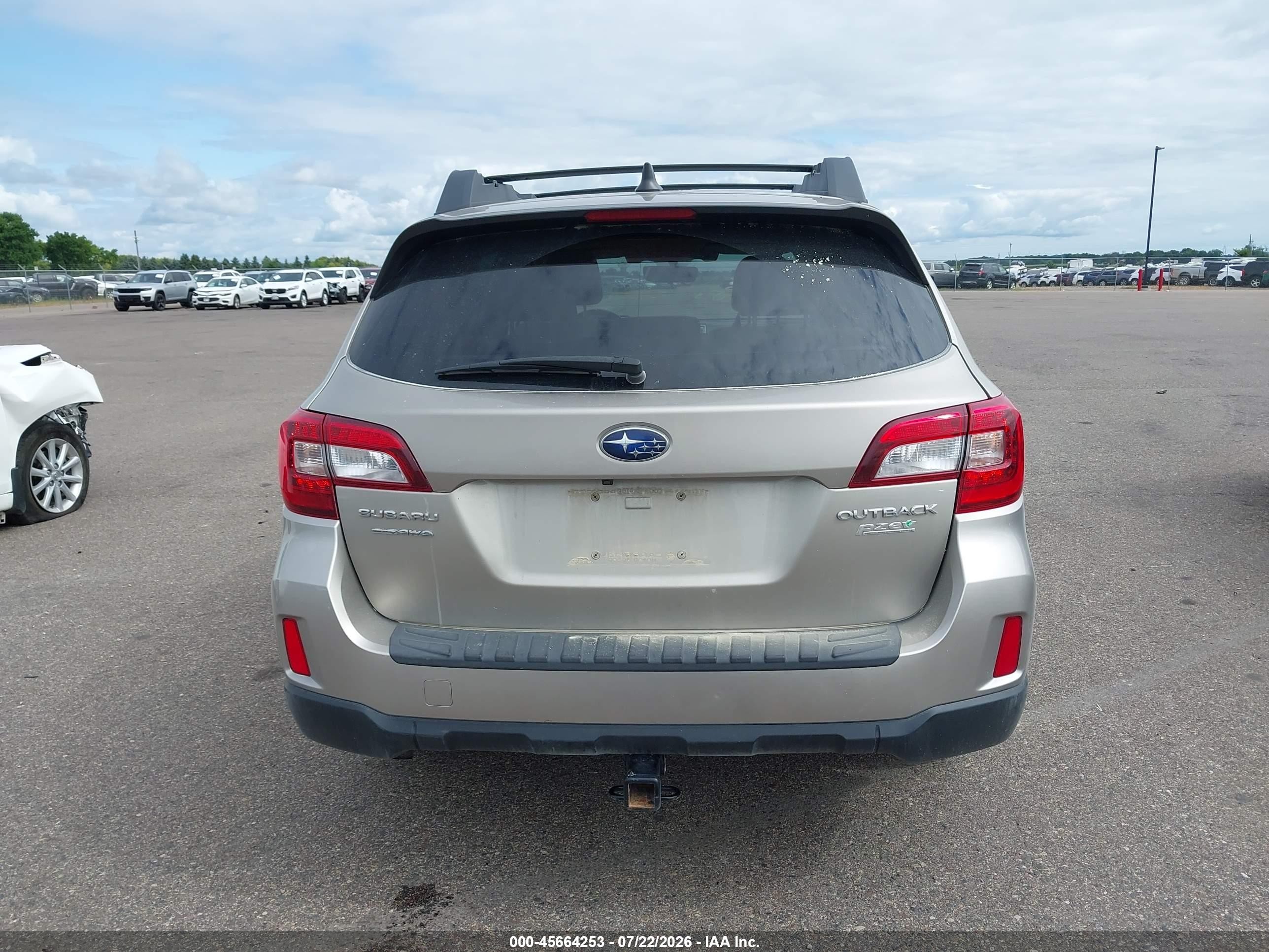 2017 Subaru Outback 2.5i Premium Silver vin: 4S4BSAFC0H3351796