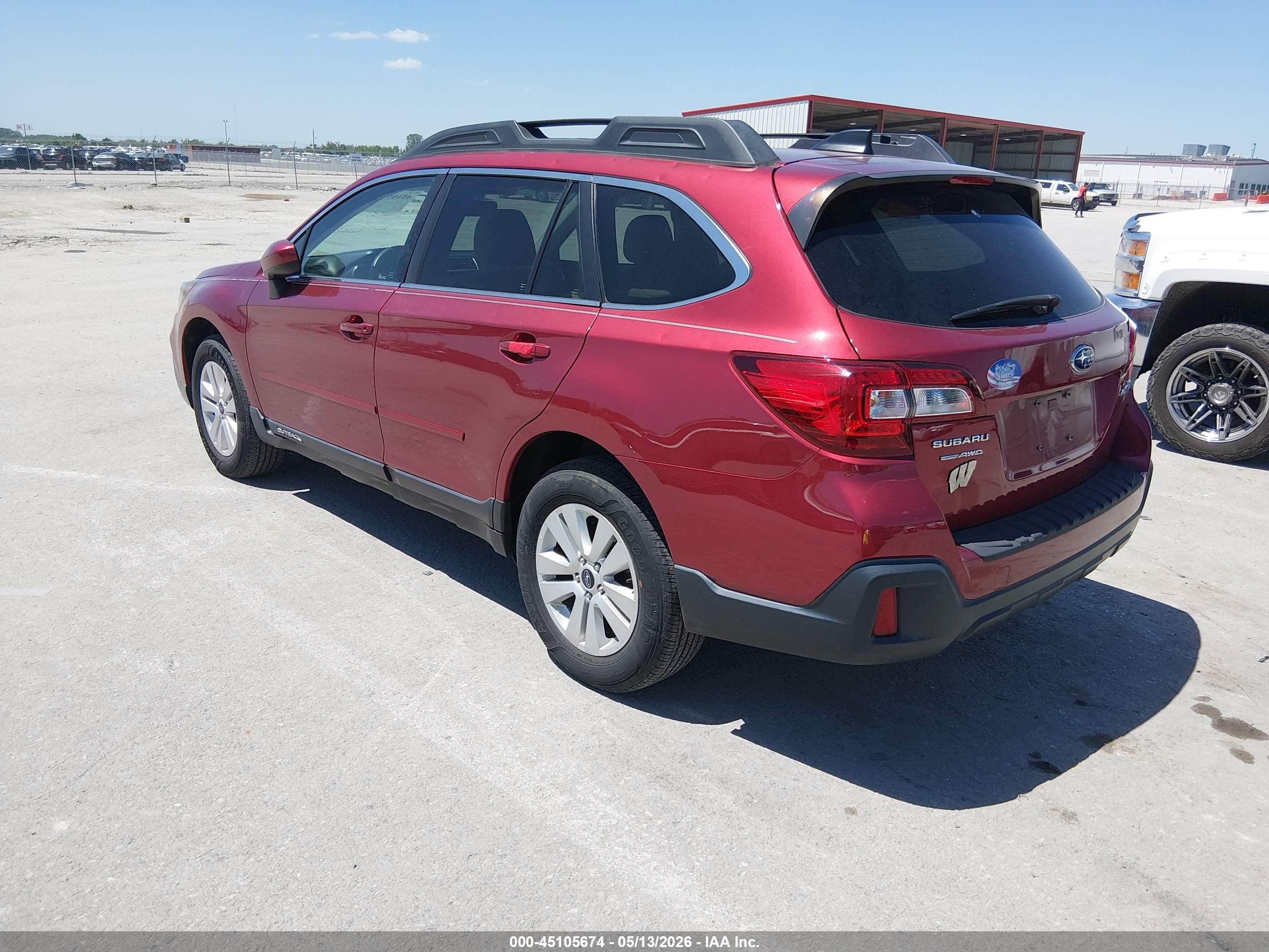 2019 Subaru Outback 2.5i Premium Red vin: 4S4BSAFC0K3263998