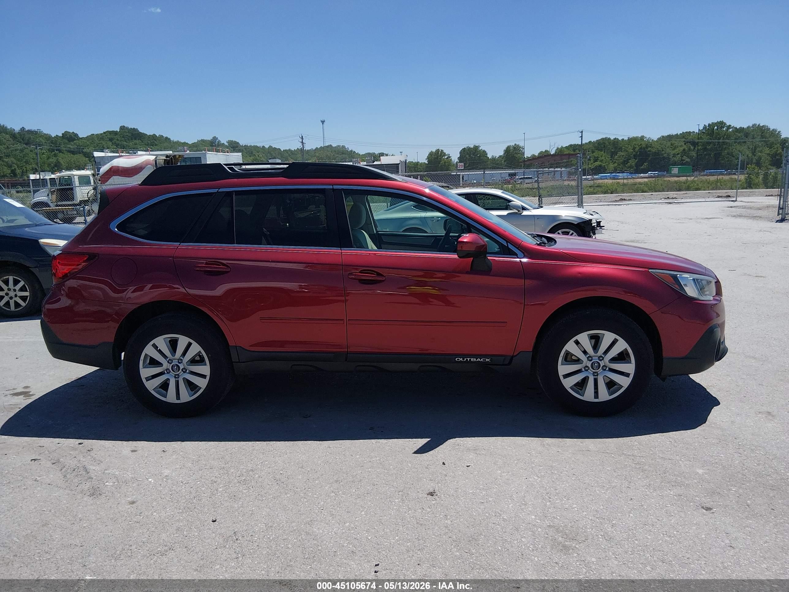 2019 Subaru Outback 2.5i Premium Red vin: 4S4BSAFC0K3263998