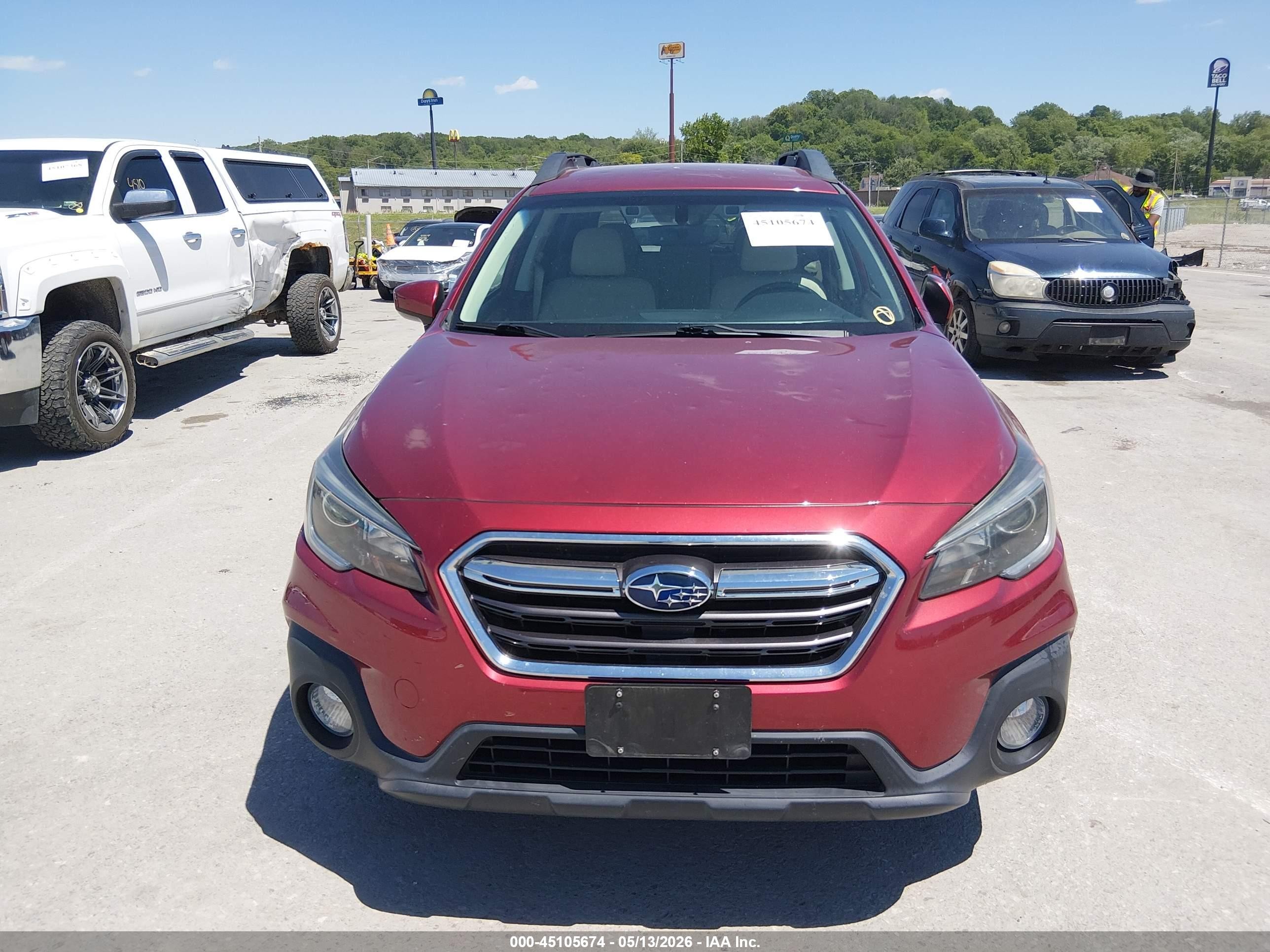 2019 Subaru Outback 2.5i Premium Red vin: 4S4BSAFC0K3263998
