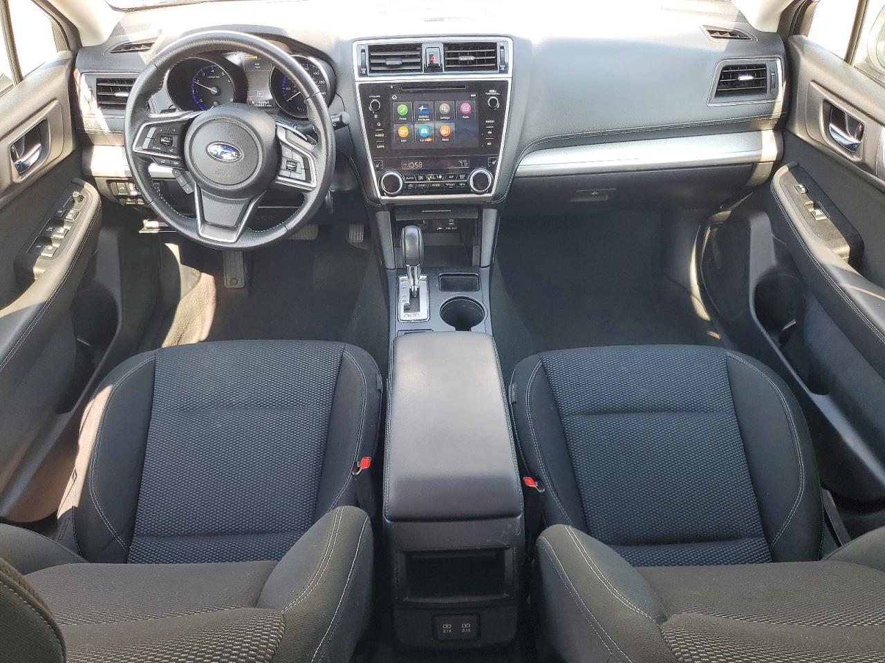 2019 Subaru Outback 2.5i Premium White vin: 4S4BSAFC2K3328561