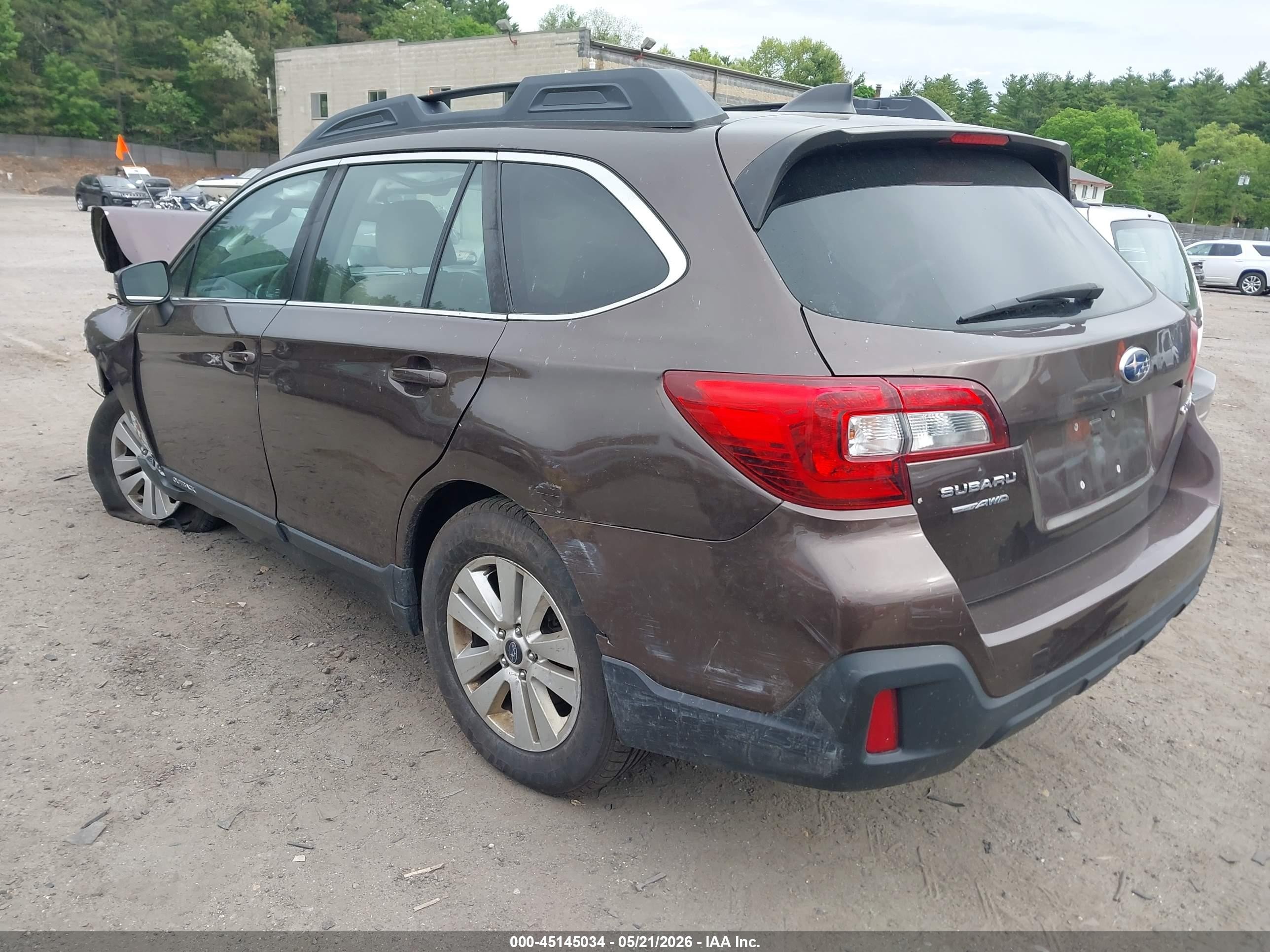 2019 Subaru Outback 2.5i Premium Brown vin: 4S4BSAFC2K3353170