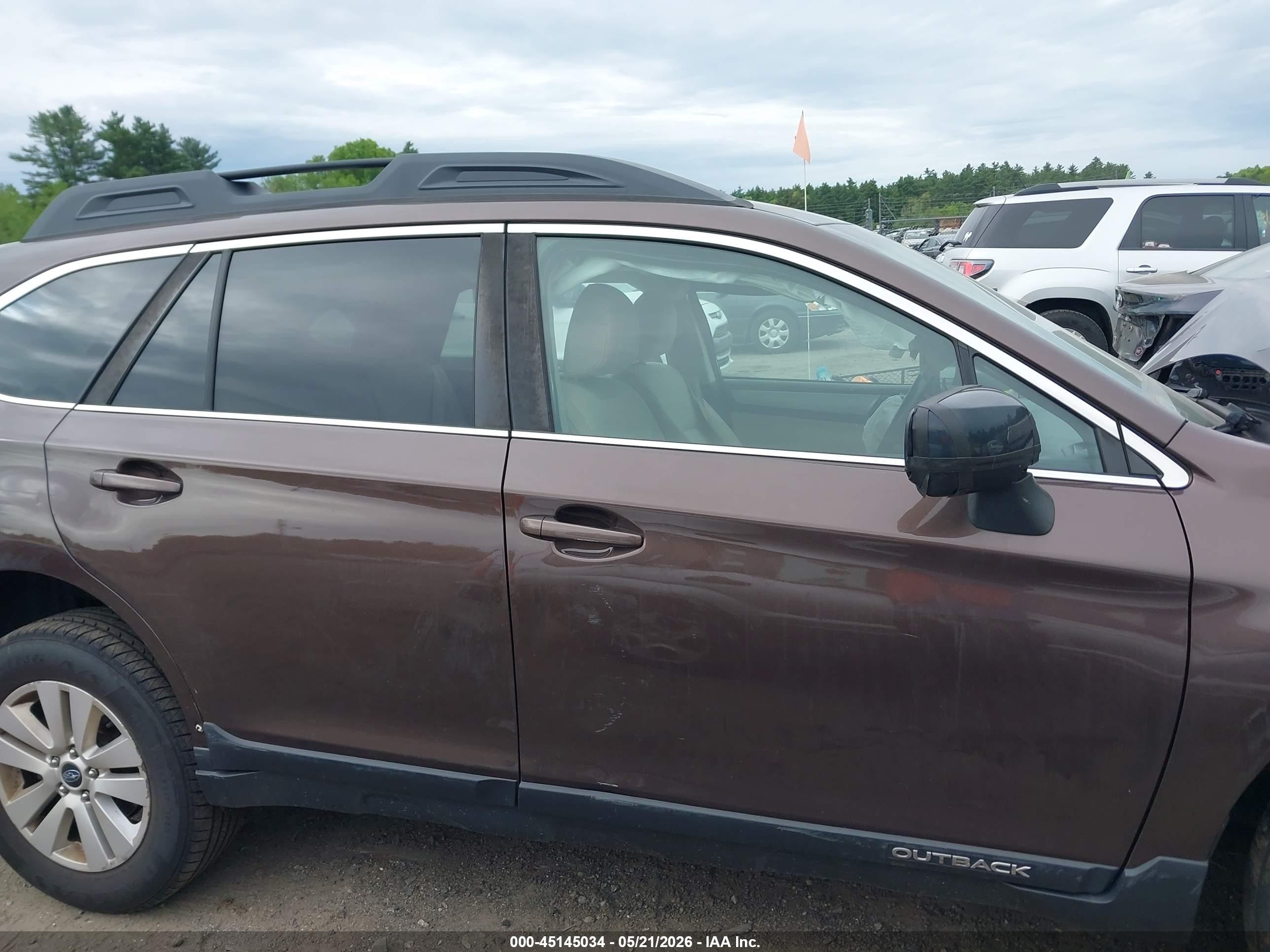 2019 Subaru Outback 2.5i Premium Brown vin: 4S4BSAFC2K3353170