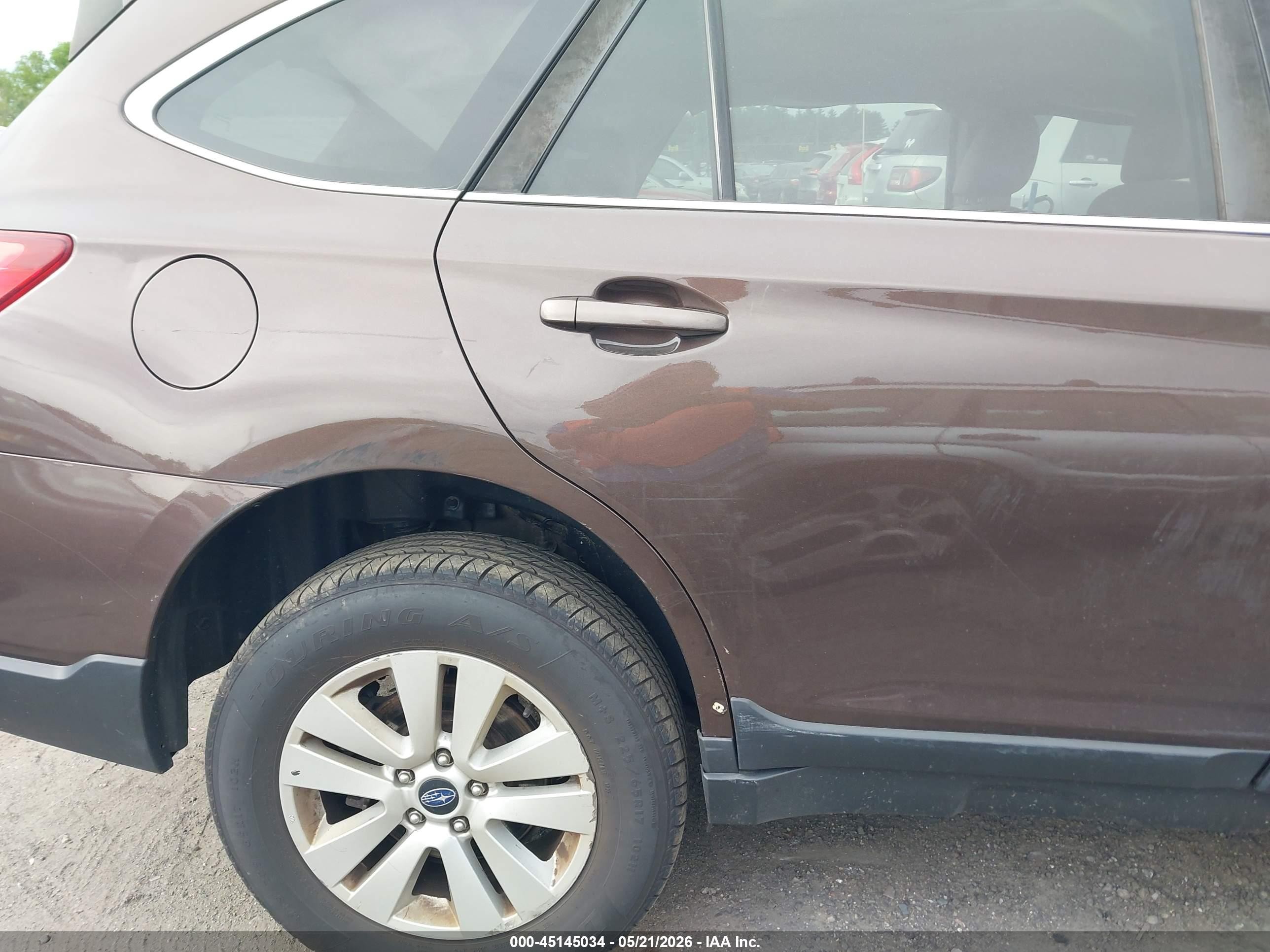2019 Subaru Outback 2.5i Premium Brown vin: 4S4BSAFC2K3353170