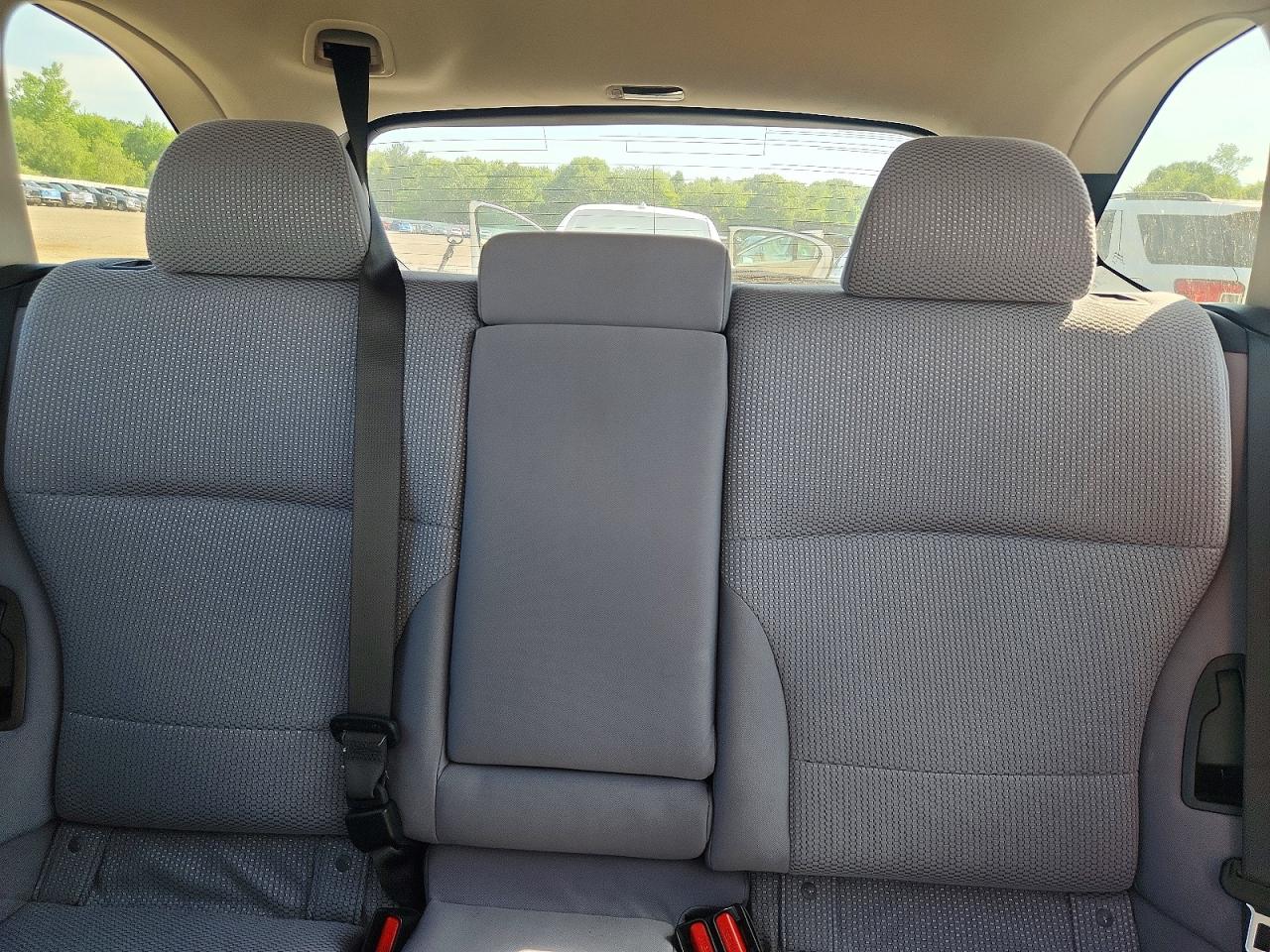 2018 Subaru Outback 2.5i Premium Gray vin: 4S4BSAFC3J3307409