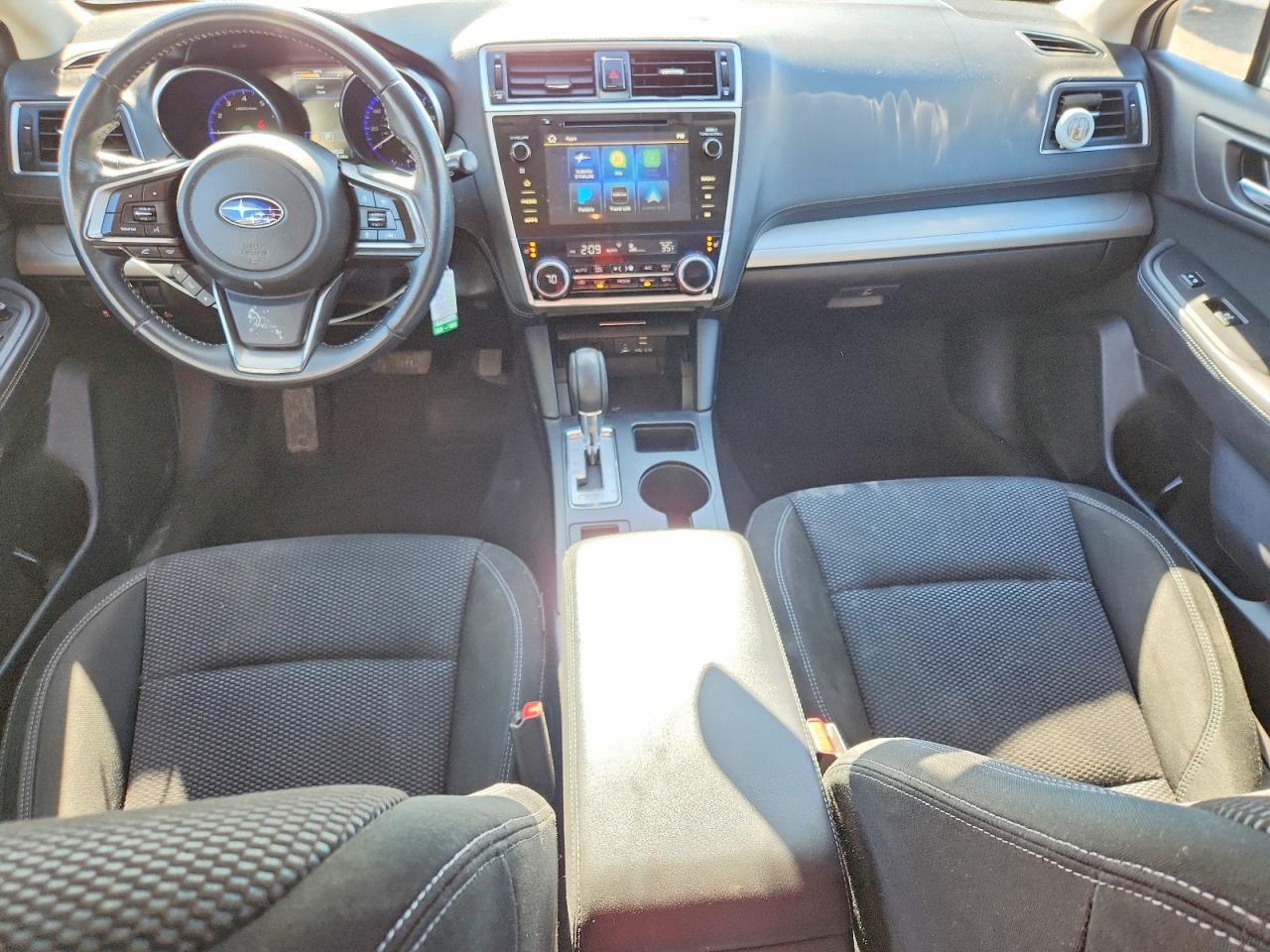 2019 Subaru Outback 2.5i Premium White vin: 4S4BSAFC4K3227747