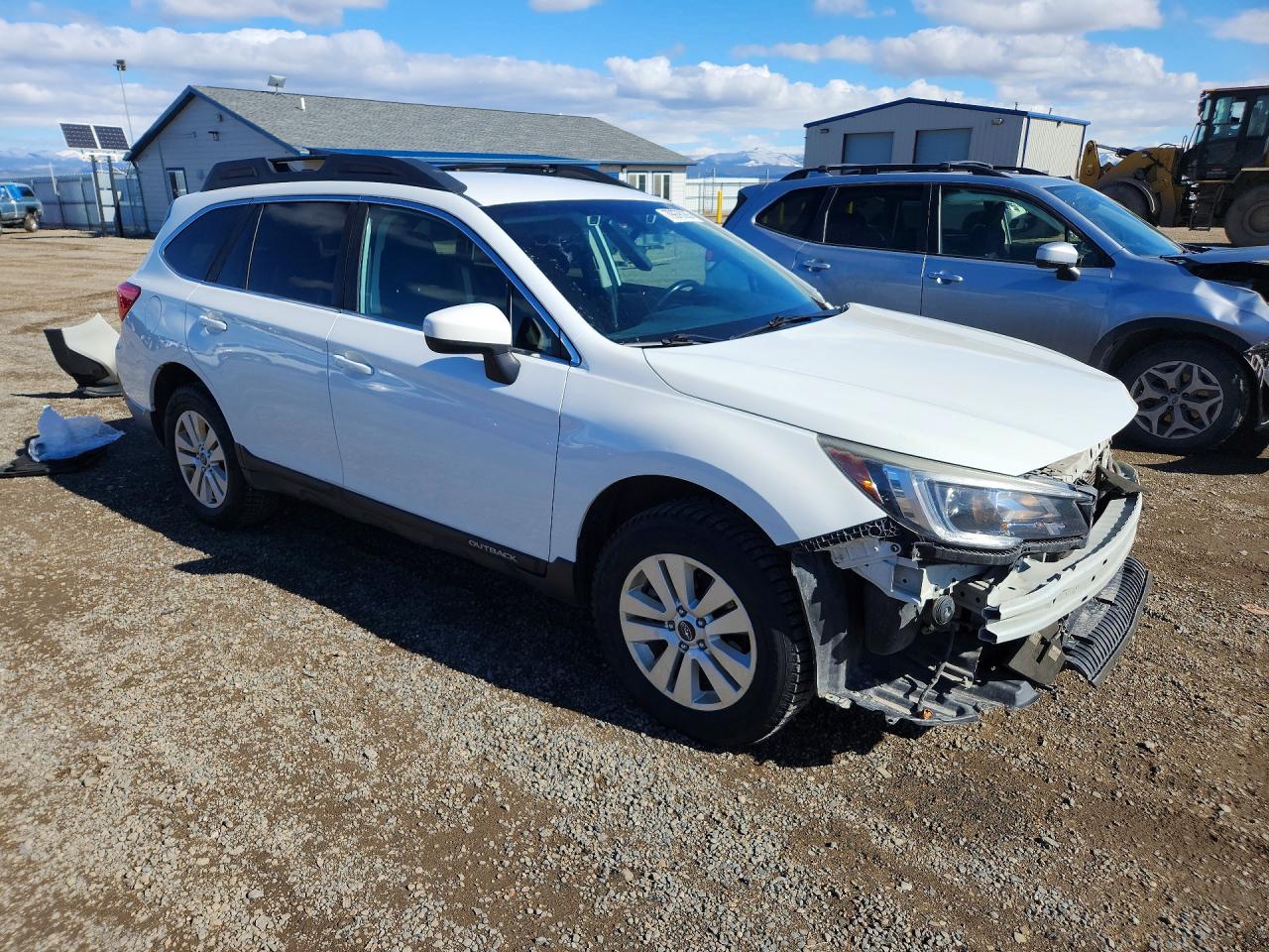 2019 Subaru Outback 2.5i Premium White vin: 4S4BSAFC4K3227747