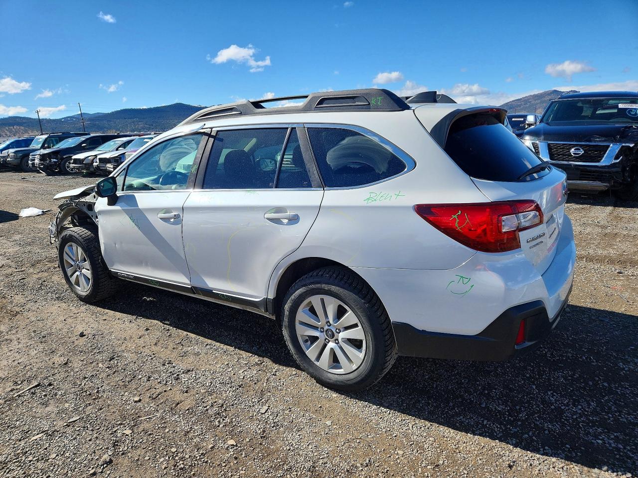 2019 Subaru Outback 2.5i Premium White vin: 4S4BSAFC4K3227747