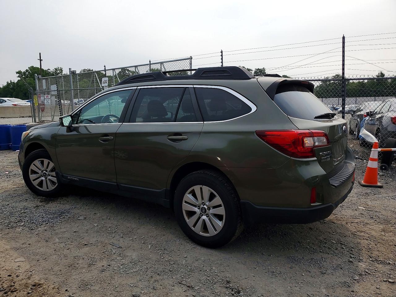 2015 Subaru Outback 2.5i Premium Зеленый vin: 4S4BSAFC5F3244367