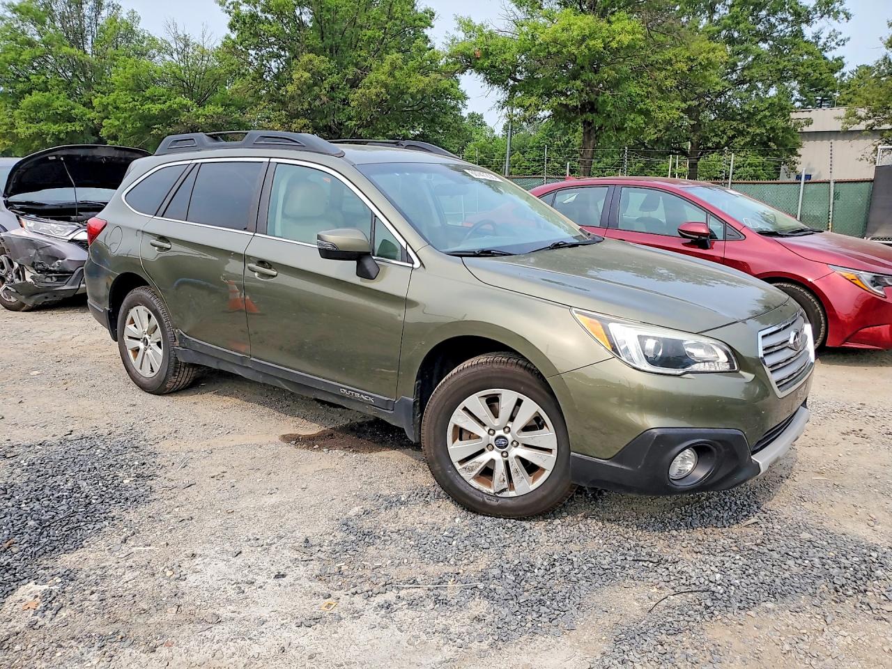 2015 Subaru Outback 2.5i Premium Зеленый vin: 4S4BSAFC5F3244367