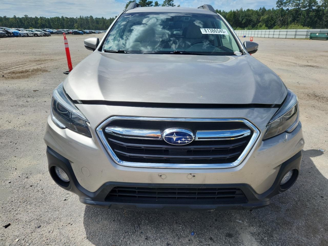 2018 Subaru Outback 2.5i Premium Beige vin: 4S4BSAFC5J3385898