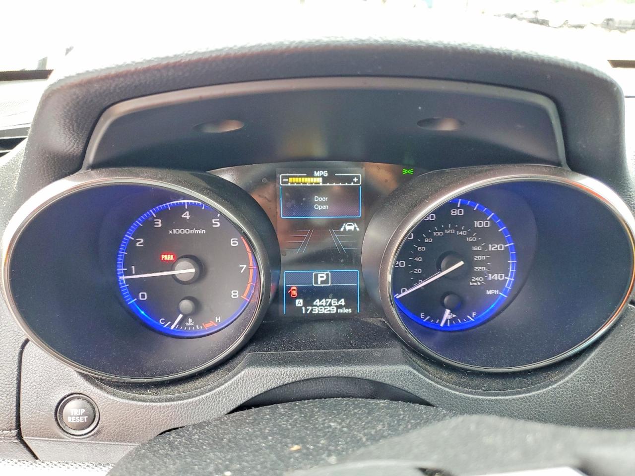 2019 Subaru Outback 2.5i Premium Silver vin: 4S4BSAFC6K3328840