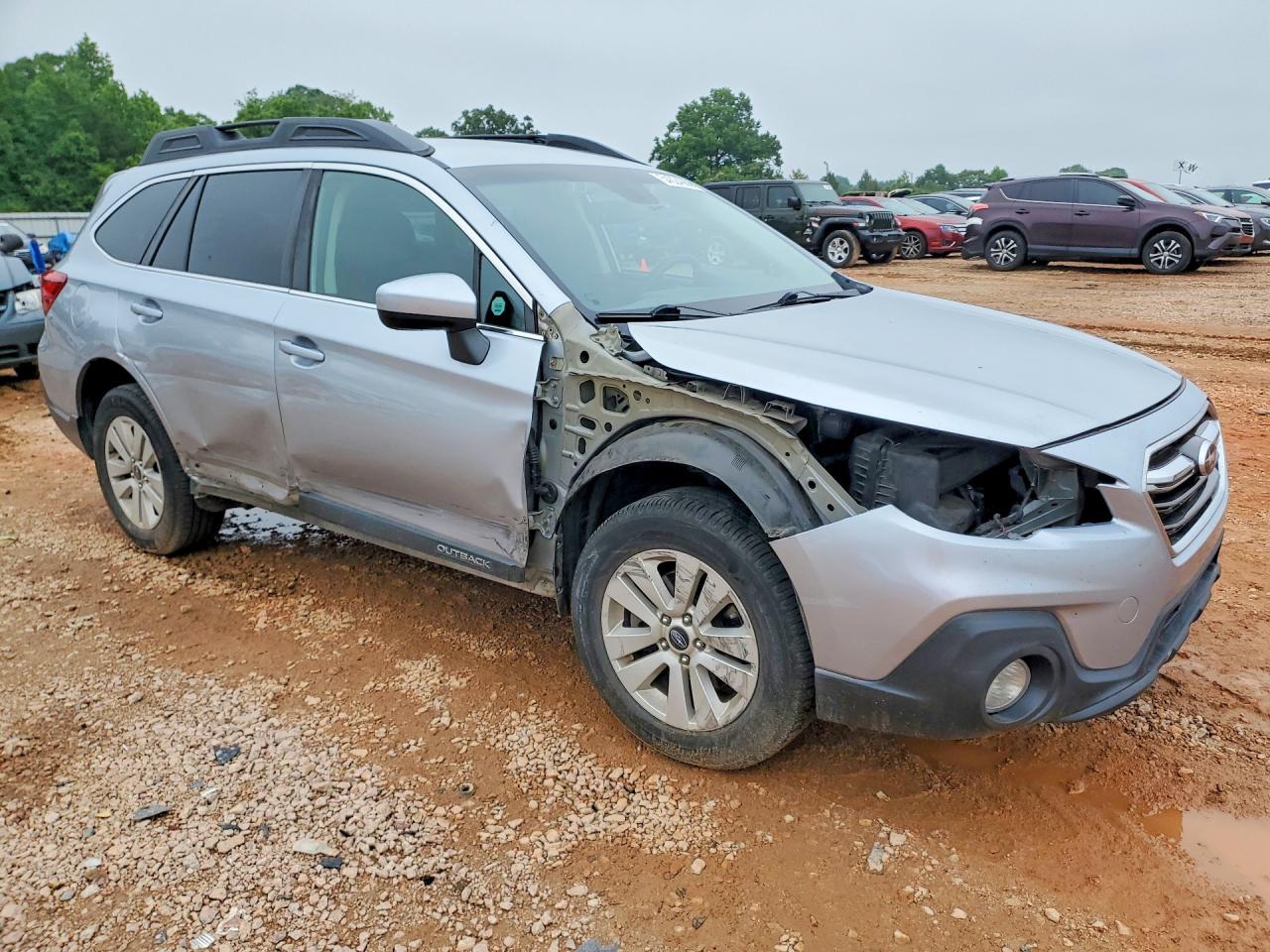 2019 Subaru Outback 2.5i Premium Silver vin: 4S4BSAFC6K3328840