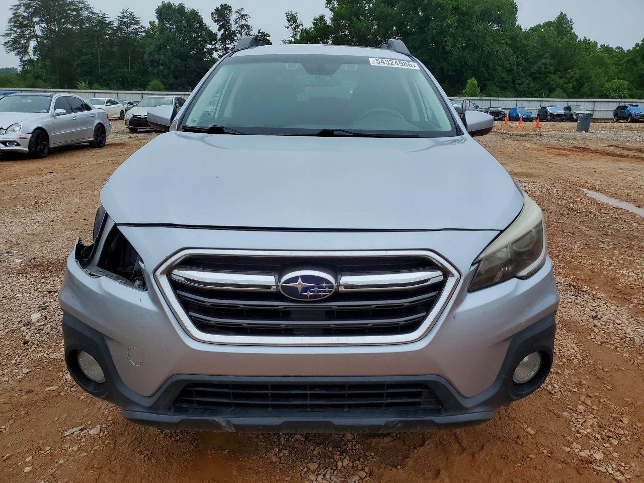2019 Subaru Outback 2.5i Premium Silver vin: 4S4BSAFC6K3328840