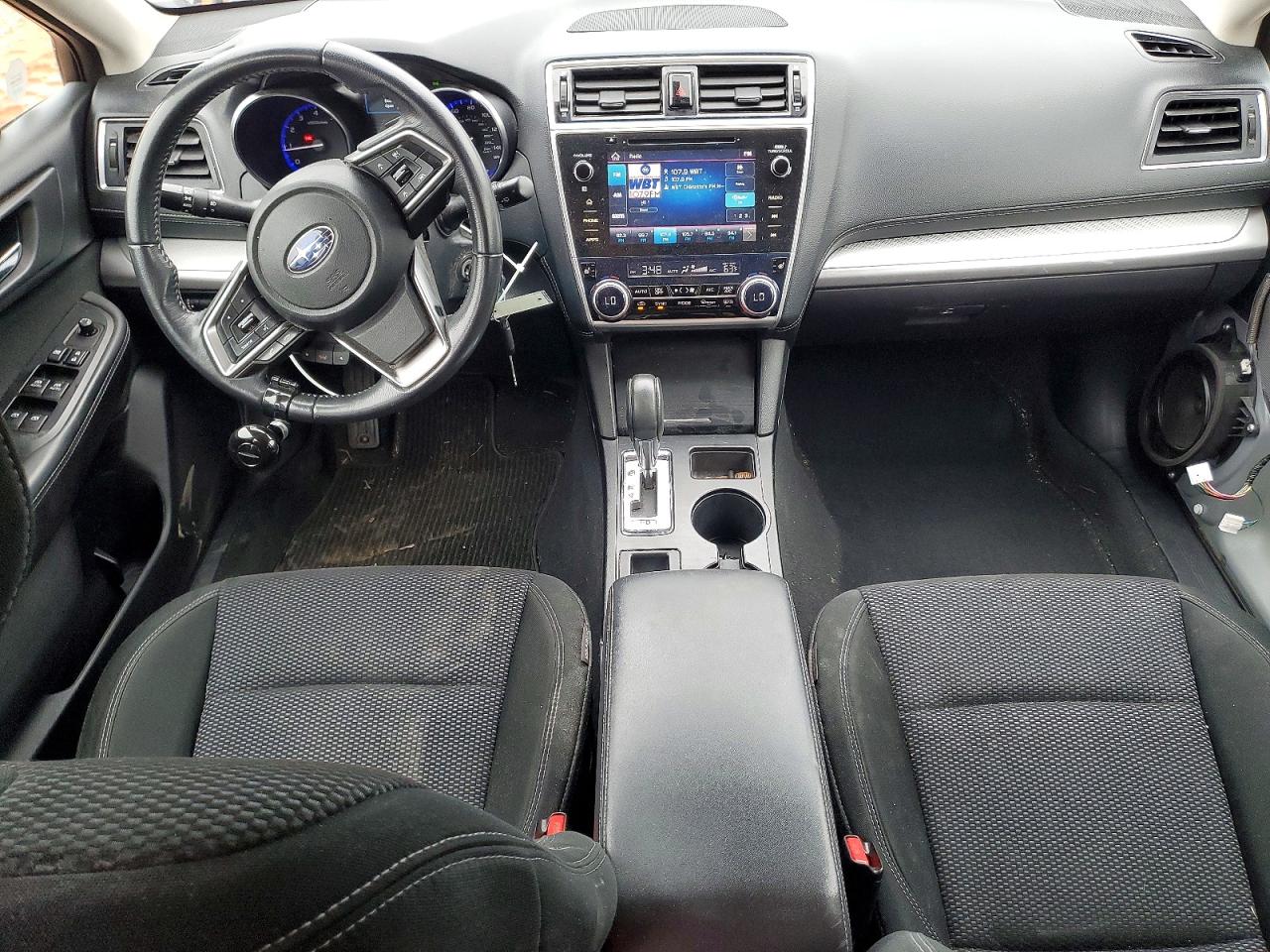2019 Subaru Outback 2.5i Premium Silver vin: 4S4BSAFC6K3328840