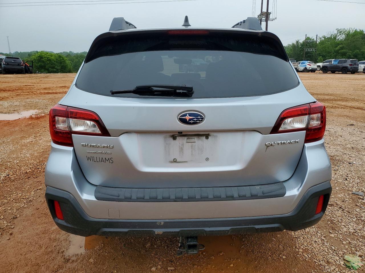 2019 Subaru Outback 2.5i Premium Silver vin: 4S4BSAFC6K3328840