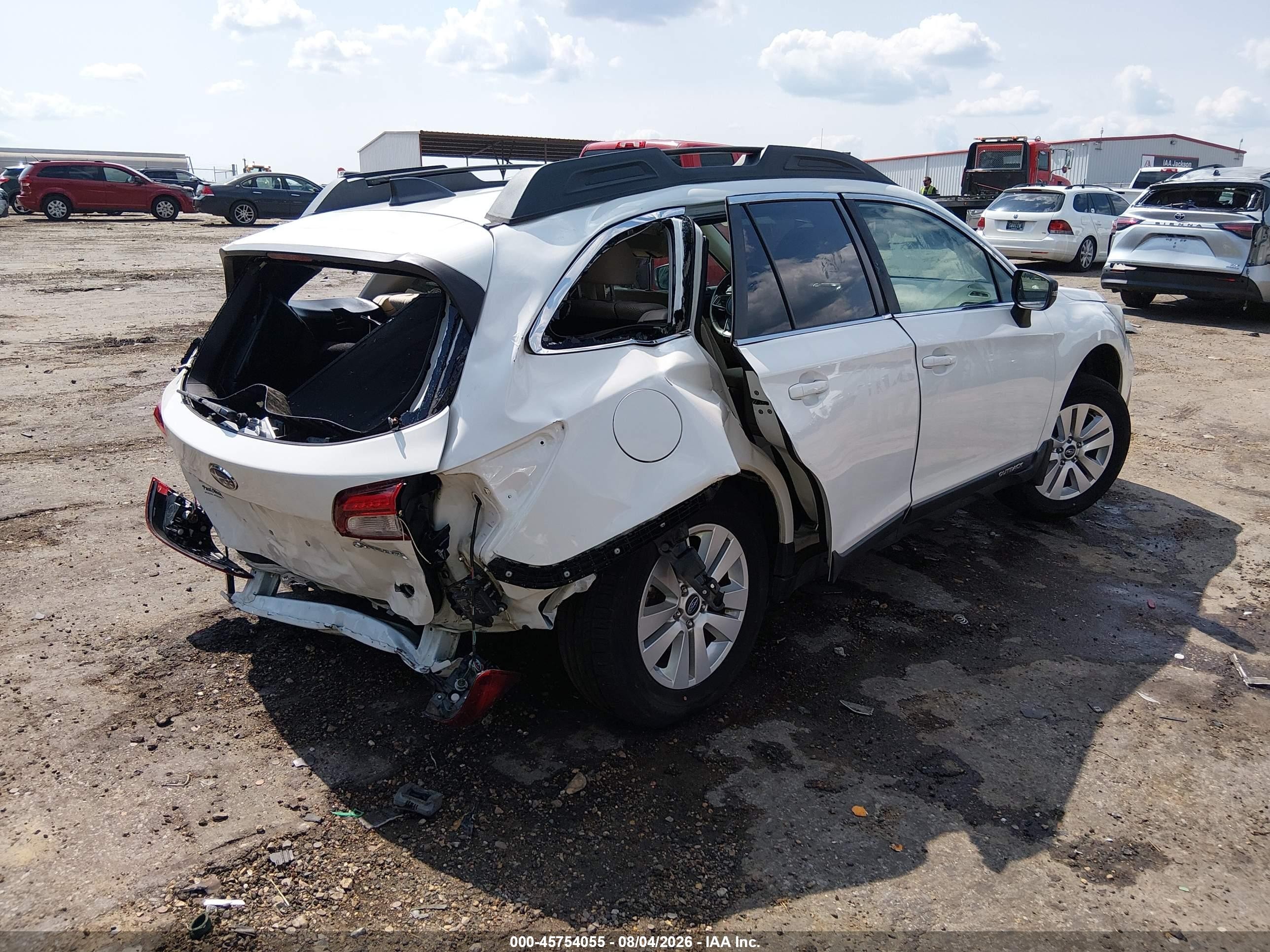 2019 Subaru Outback 2.5i Premium White vin: 4S4BSAFC6K3384342