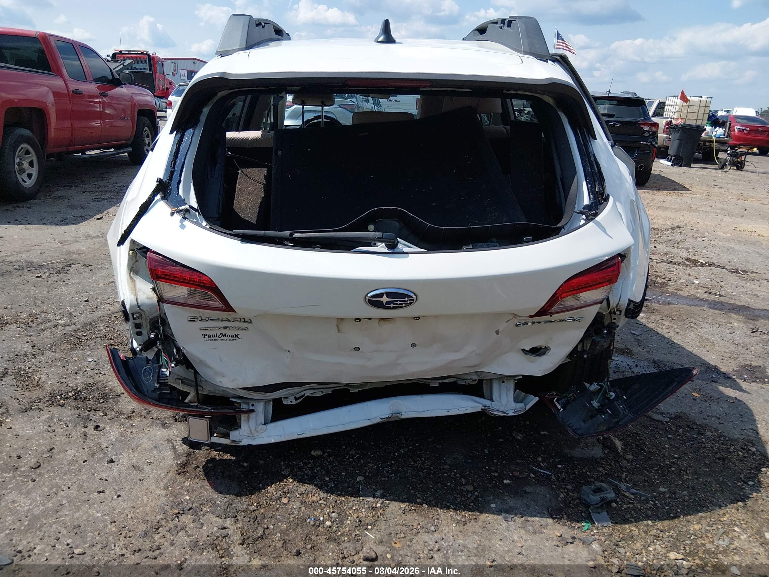 2019 Subaru Outback 2.5i Premium White vin: 4S4BSAFC6K3384342