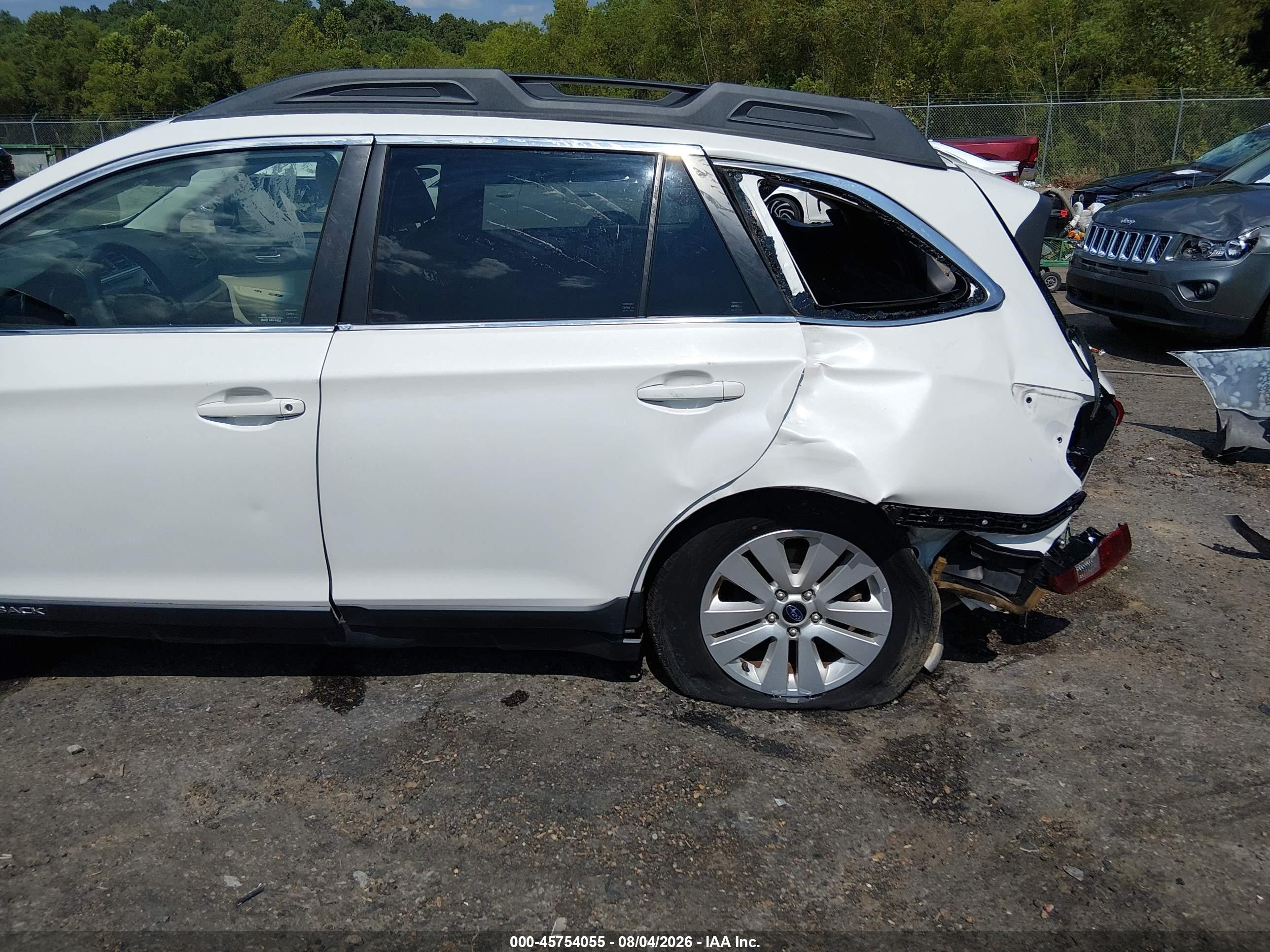2019 Subaru Outback 2.5i Premium White vin: 4S4BSAFC6K3384342