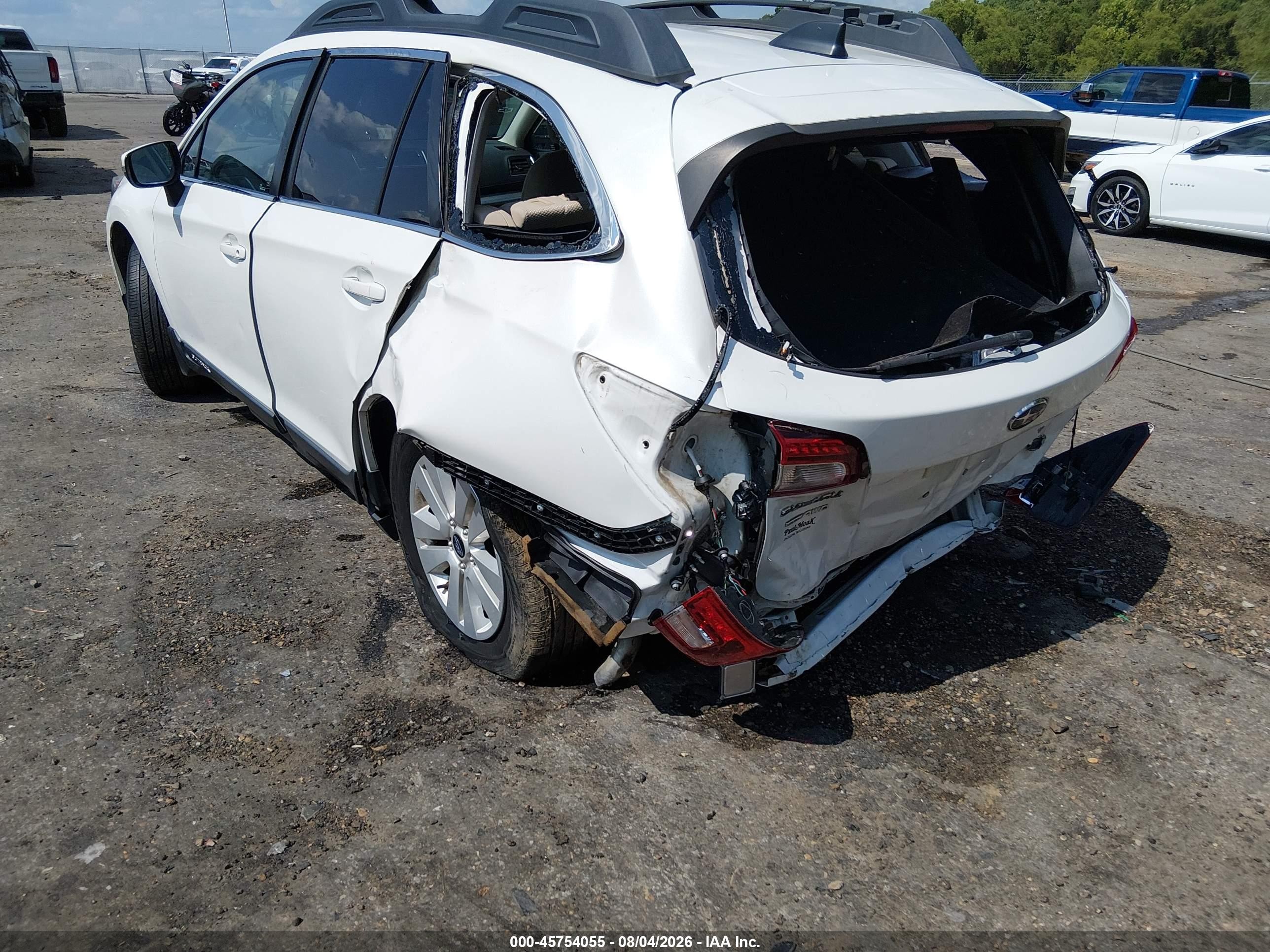 2019 Subaru Outback 2.5i Premium White vin: 4S4BSAFC6K3384342