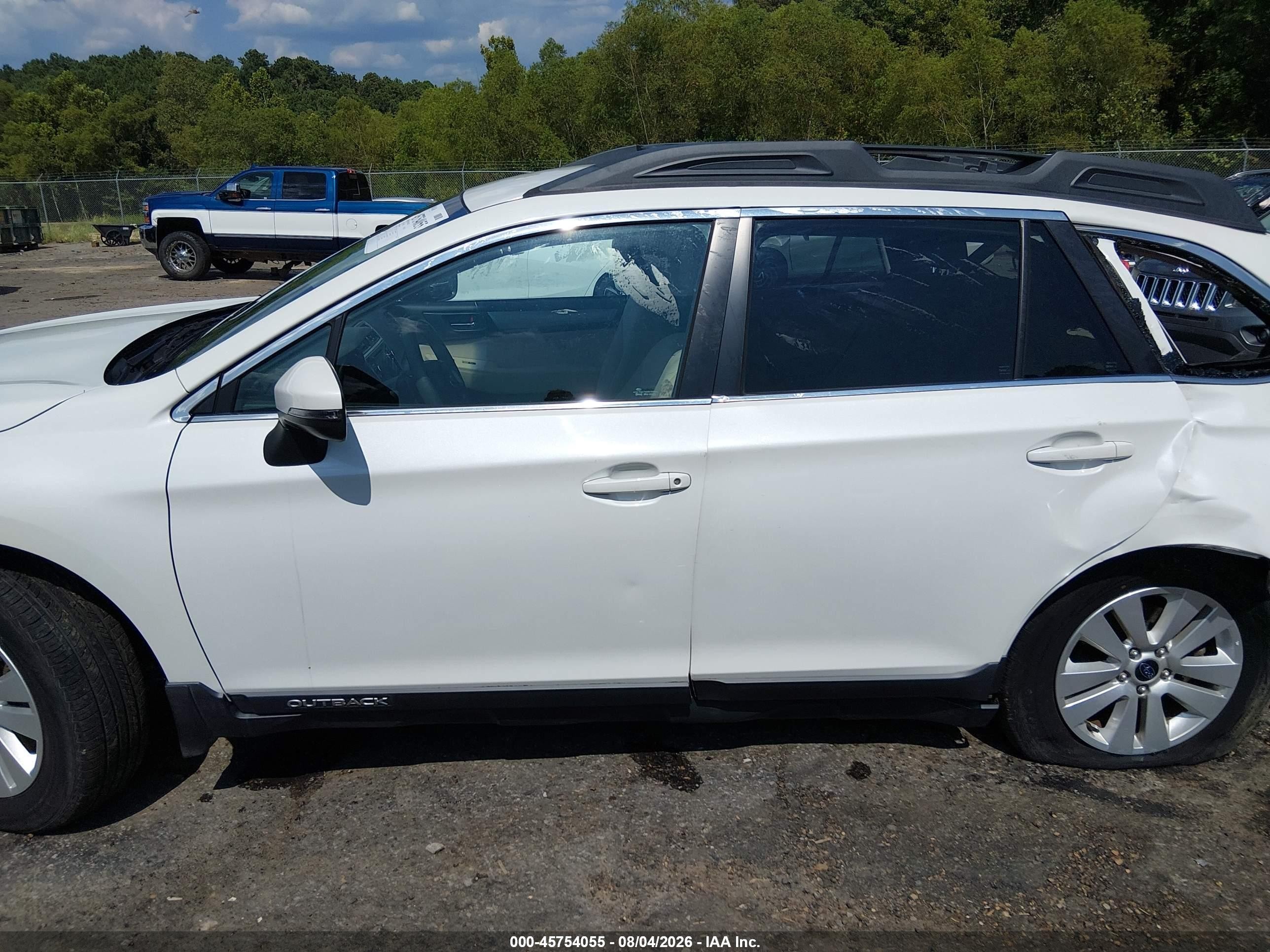 2019 Subaru Outback 2.5i Premium White vin: 4S4BSAFC6K3384342